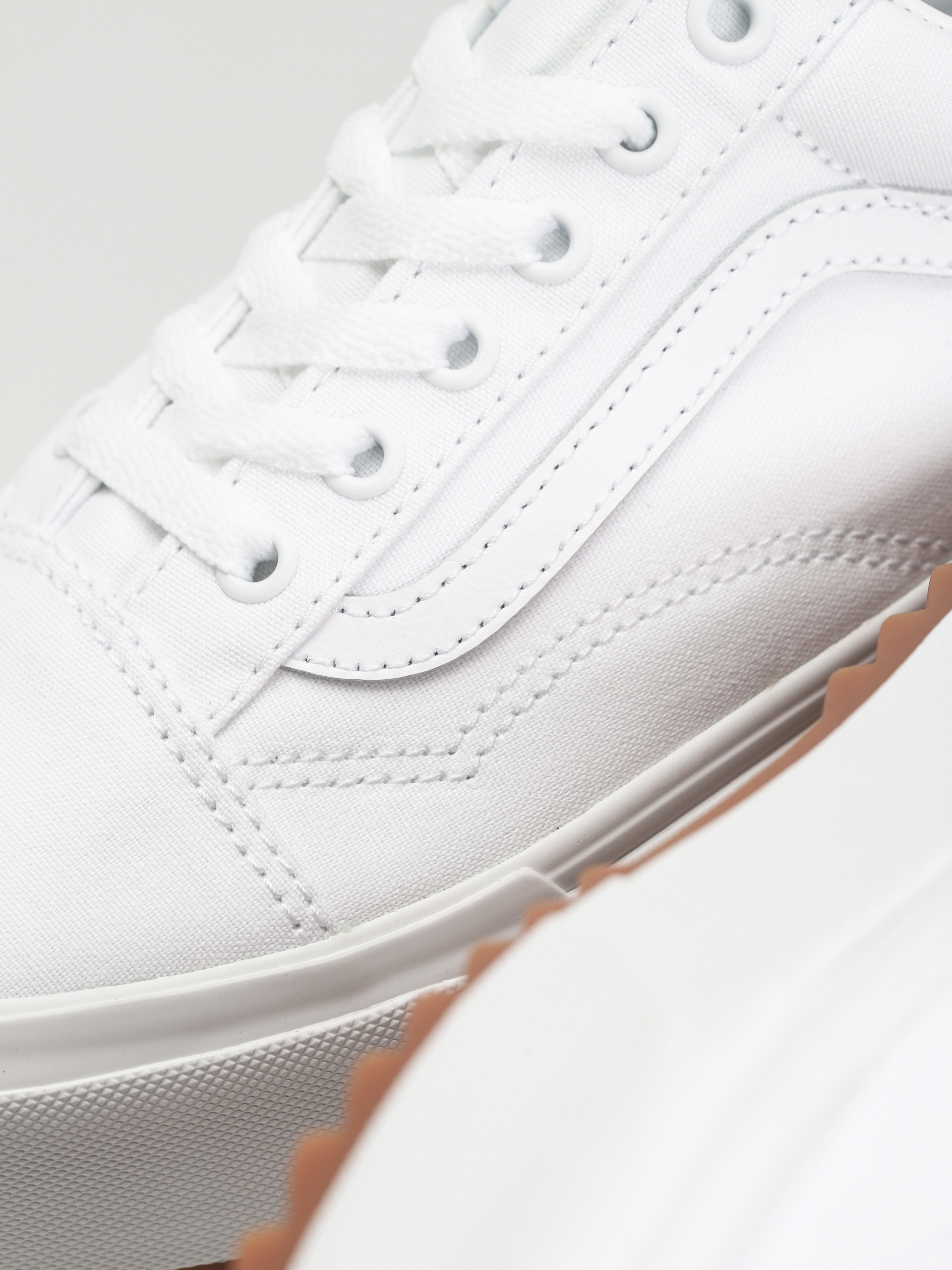 Boty Vans Old Skool Stacked Wmn (canvas/true white)