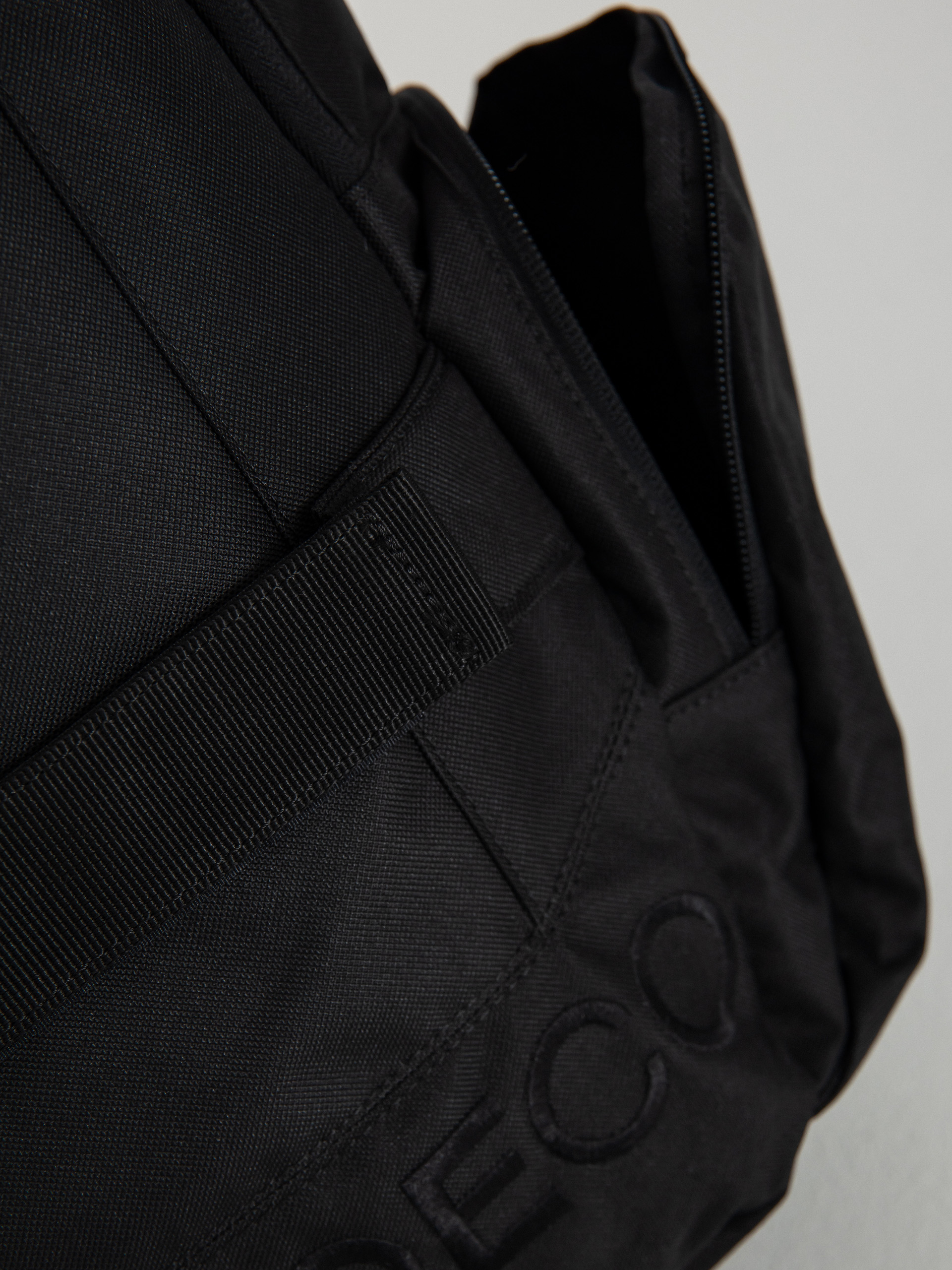 Batoh DC Breed 5 (black/black)