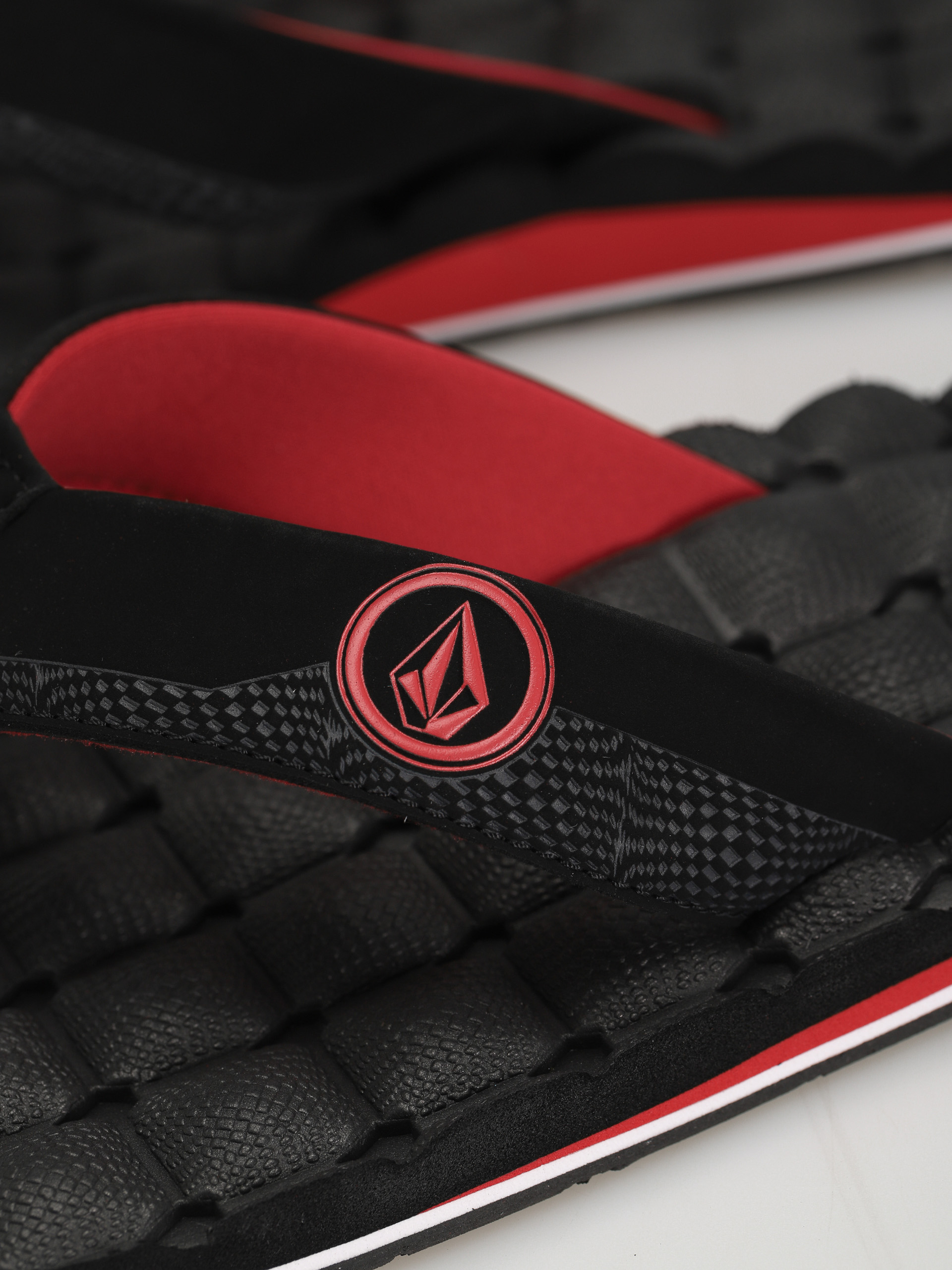 Plážovky Volcom Recliner (ribbon red)