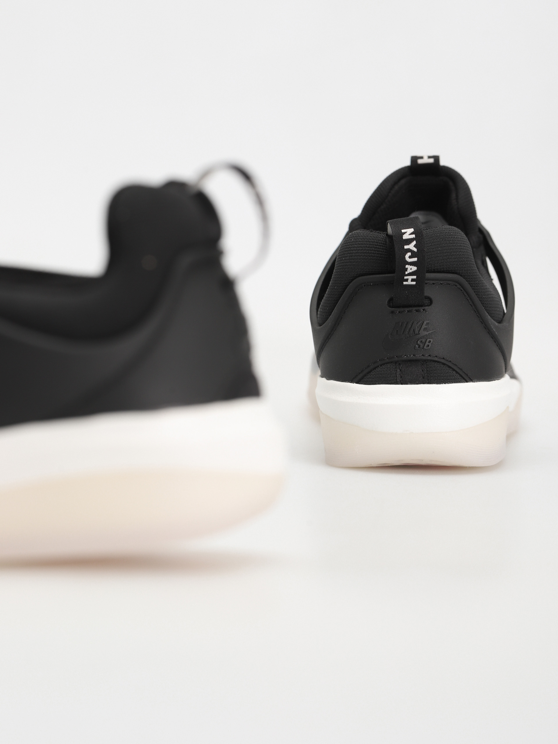 Boty Nike SB Nyjah 3 (black/white black summit white)