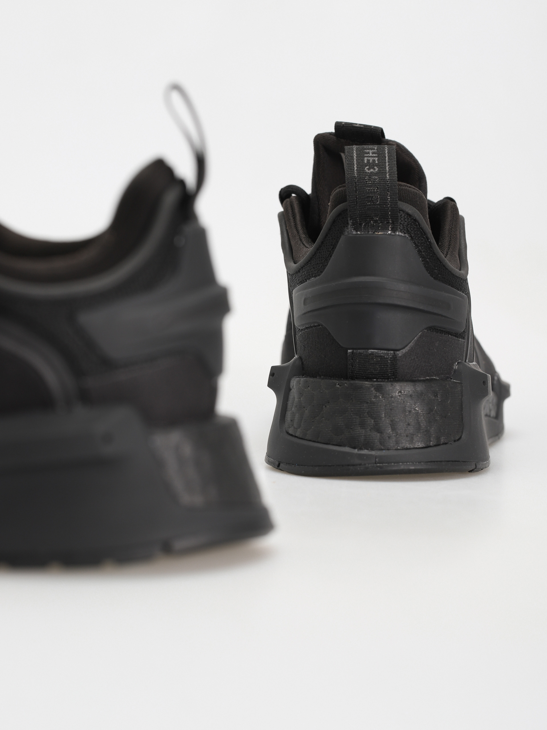 Boty adidas Originals Nmd V3 (cblack/cblack/cblack)