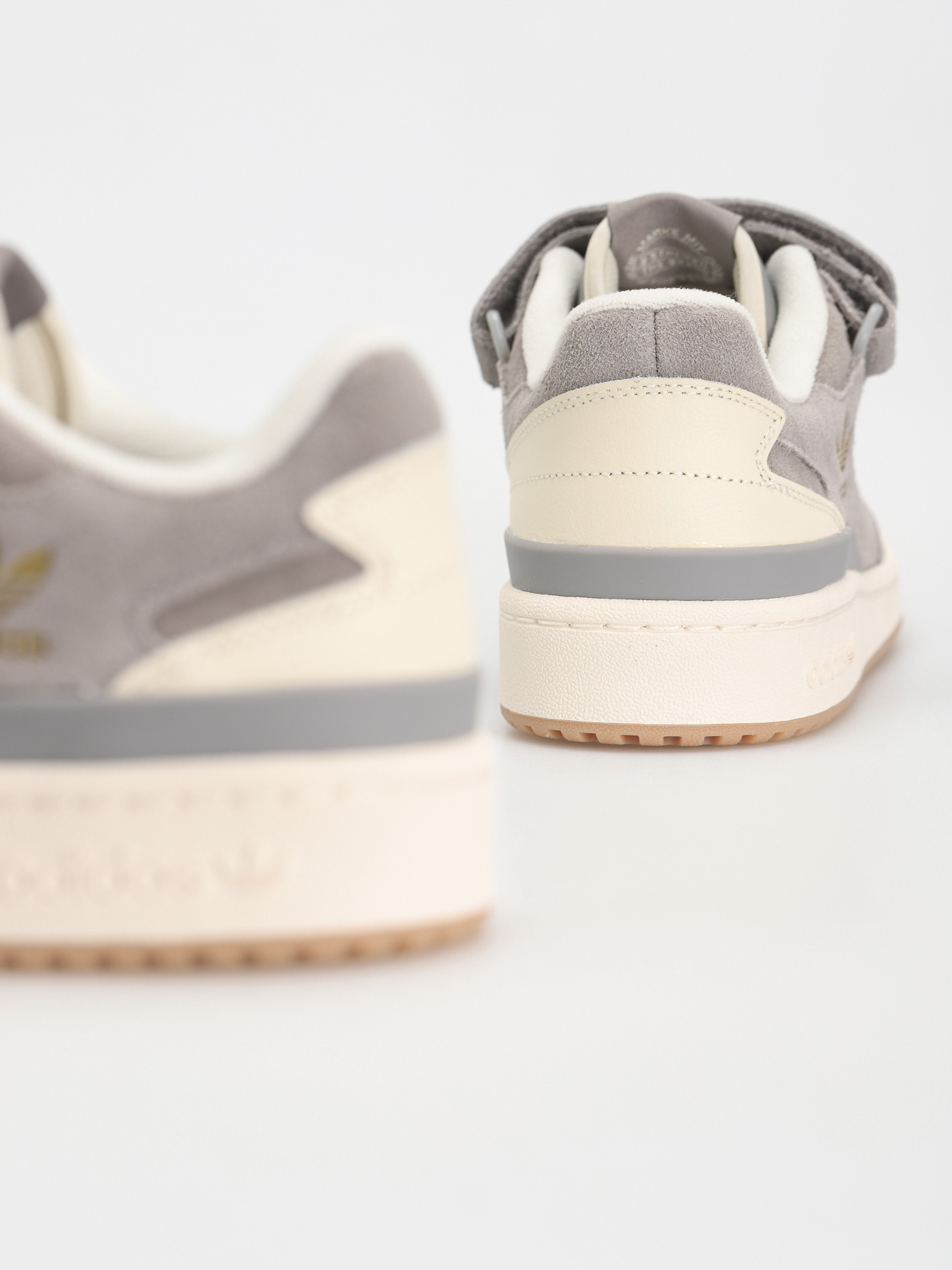 Boty adidas Originals Forum Low (chsogr/cwhite/gum3)
