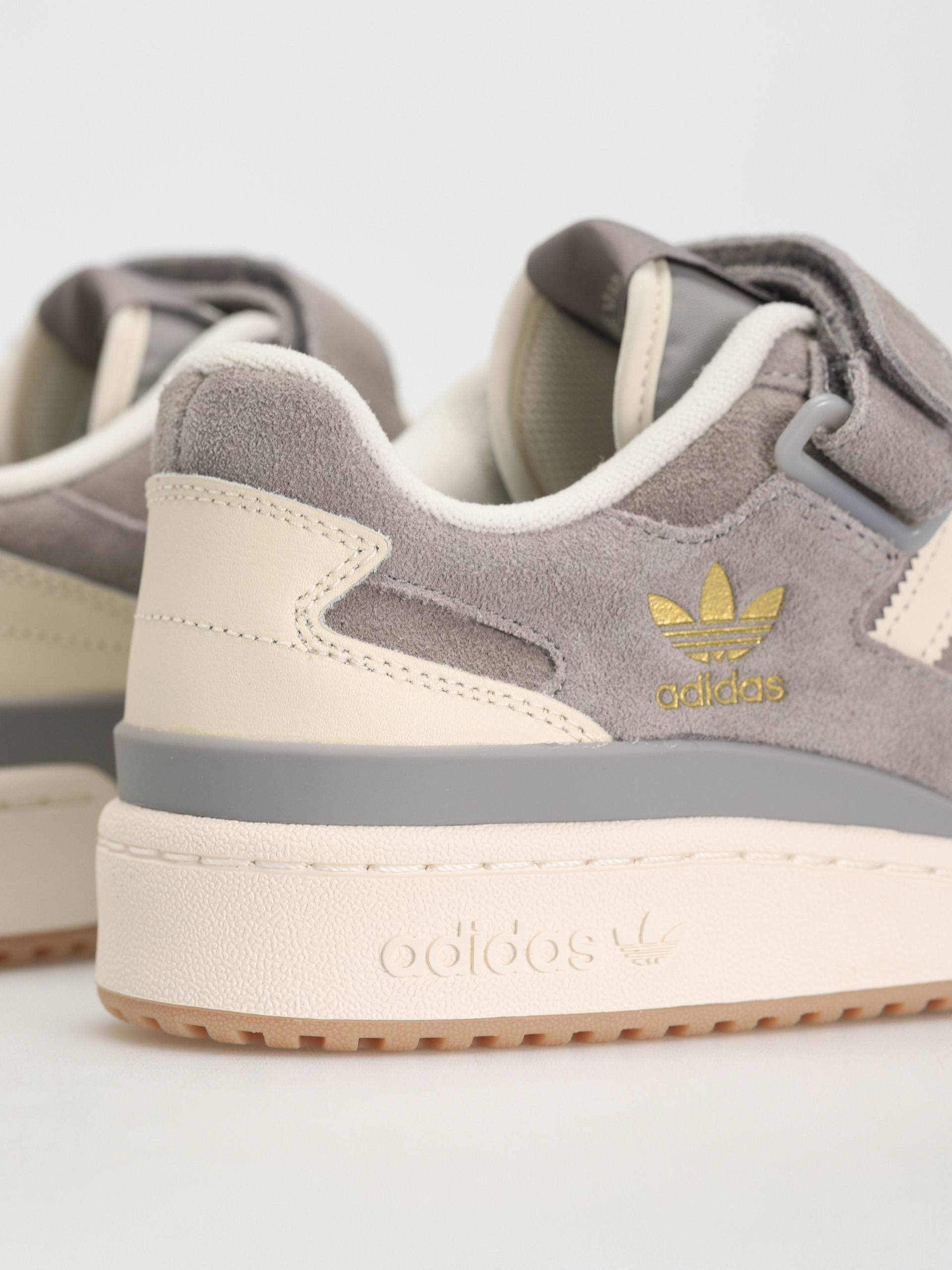 Boty adidas Originals Forum Low (chsogr/cwhite/gum3)