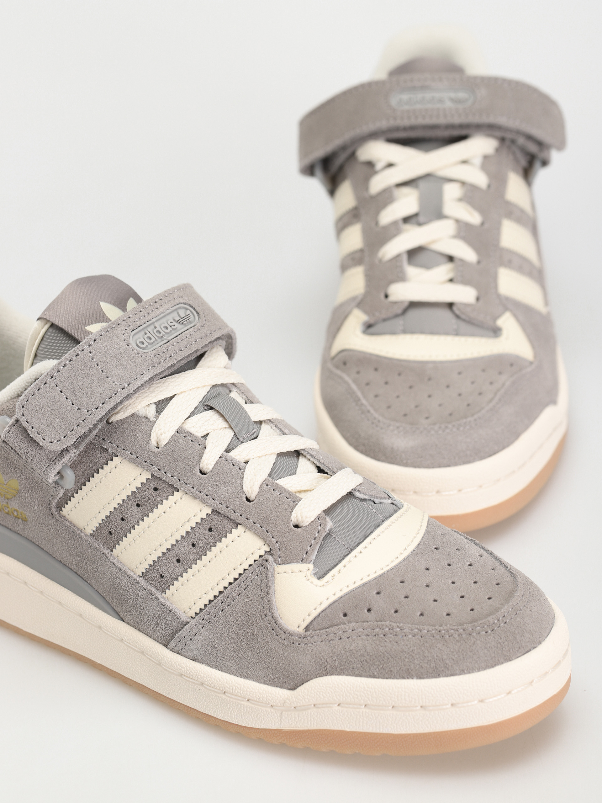 Boty adidas Originals Forum Low (chsogr/cwhite/gum3)
