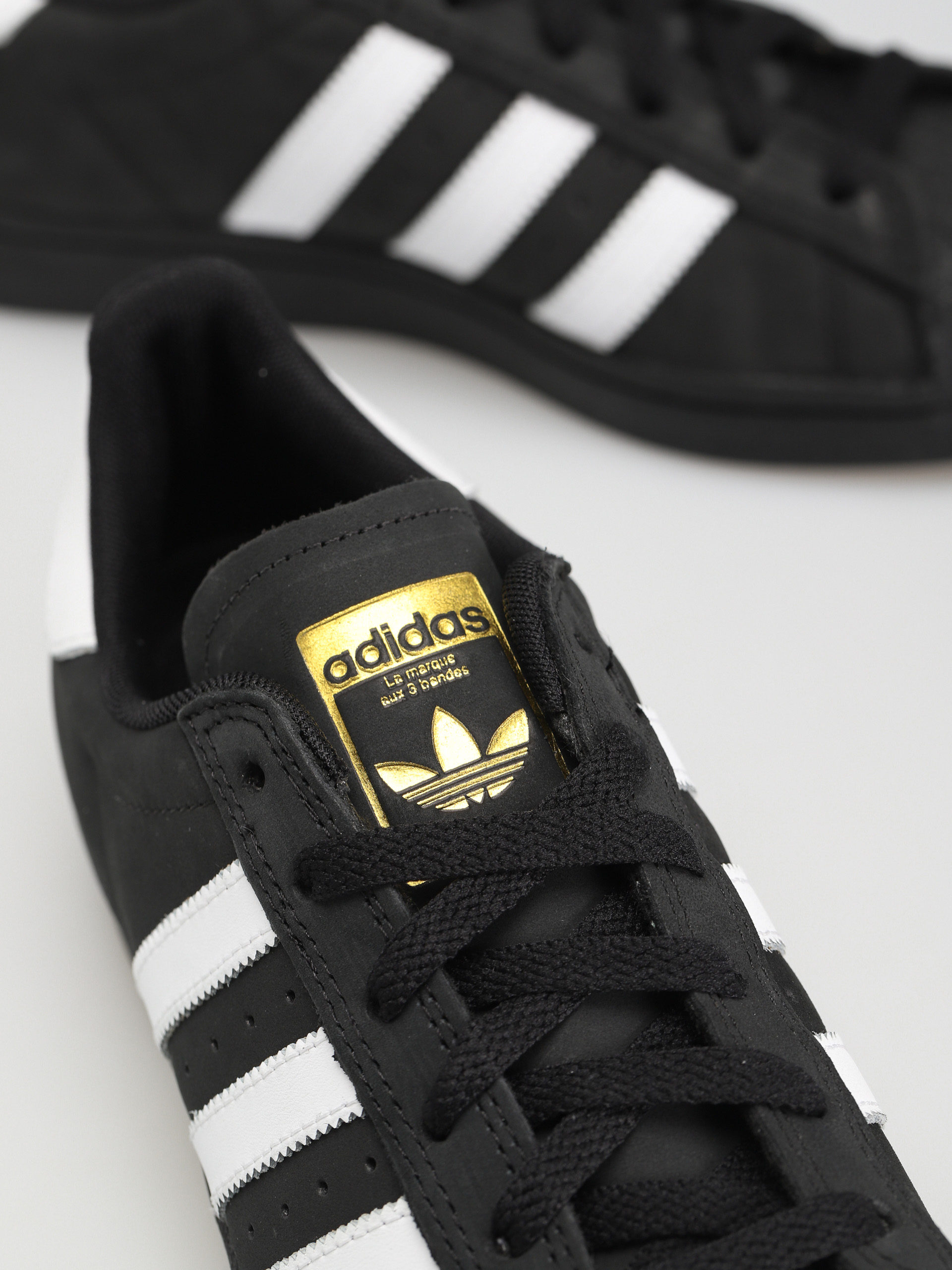 Boty adidas Superstar Adv (cblack/ftwwht/goldmt)