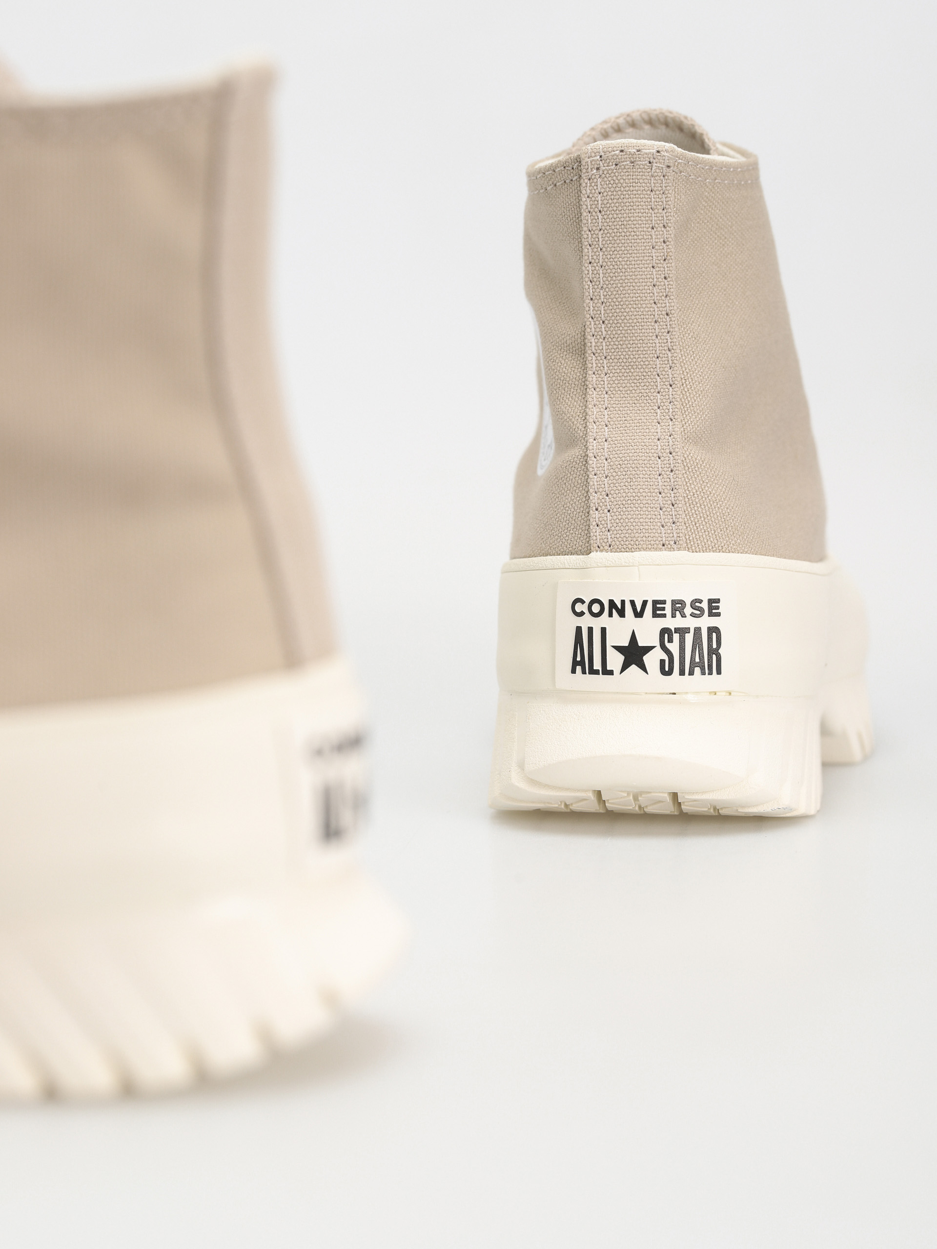 Boty Converse Chuck Taylor All Star Lugged 2.0 Hi (beach stone/egret)