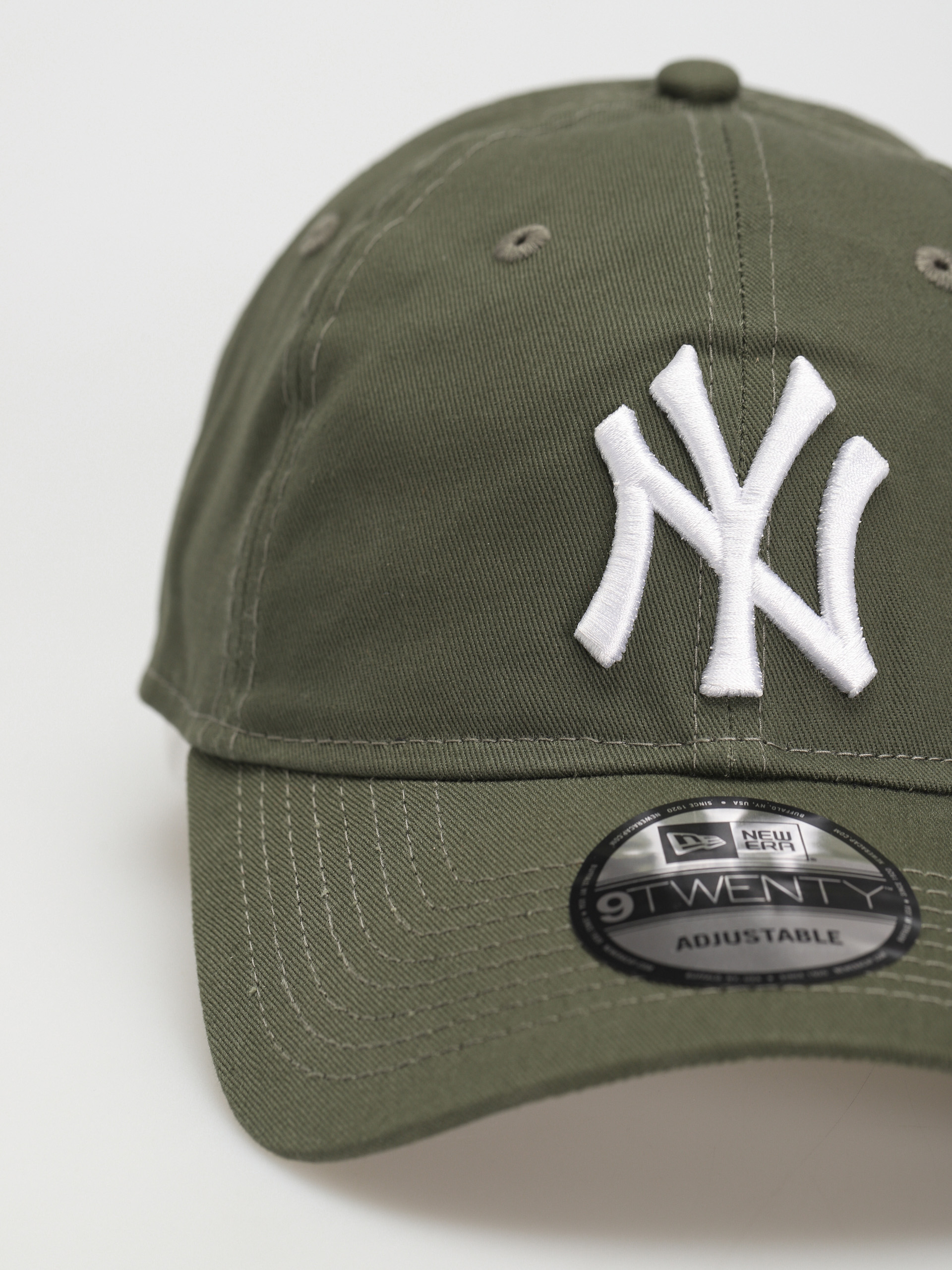 Kšiltovka  New Era League Essential 9Twenty New York Yankees (olive/white)