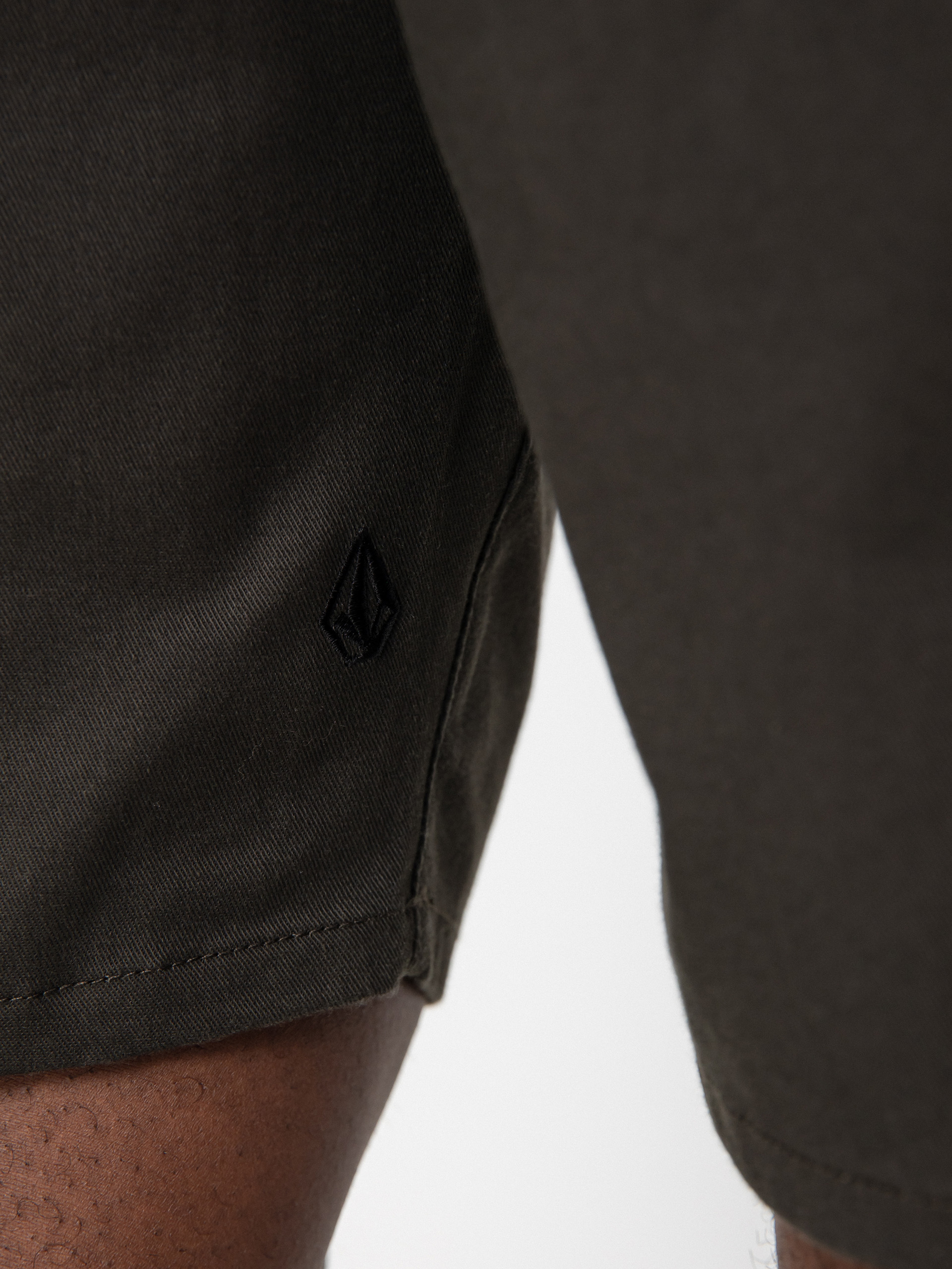 Kraťasy Volcom Frickin Mdrn Stch 19 (rinsed black)