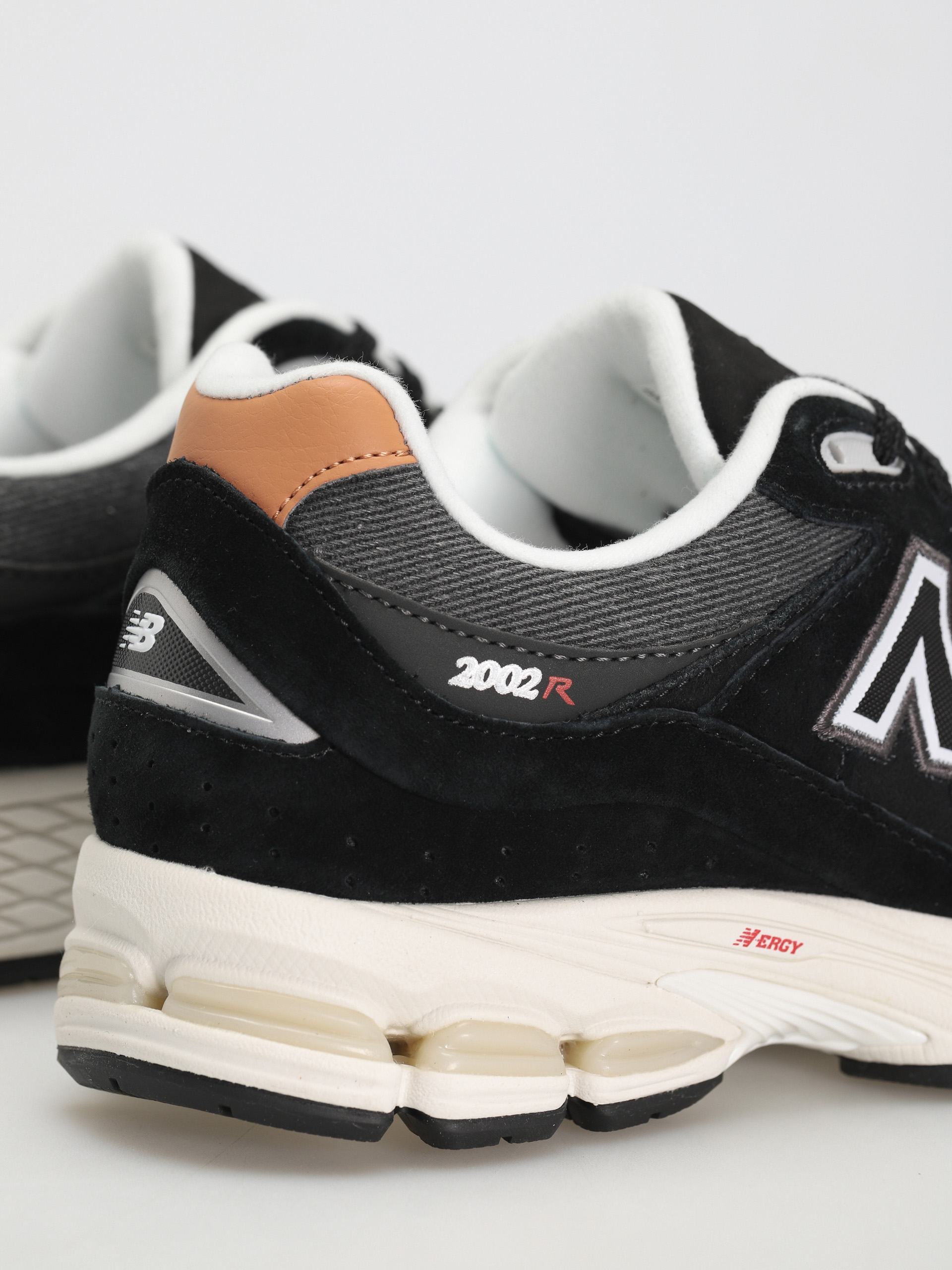 Boty New Balance 2002R (black)