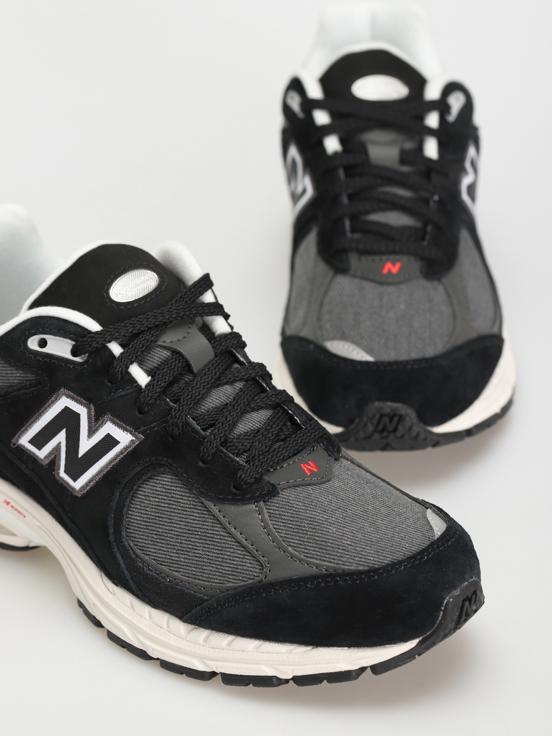 Boty New Balance 2002R (black)