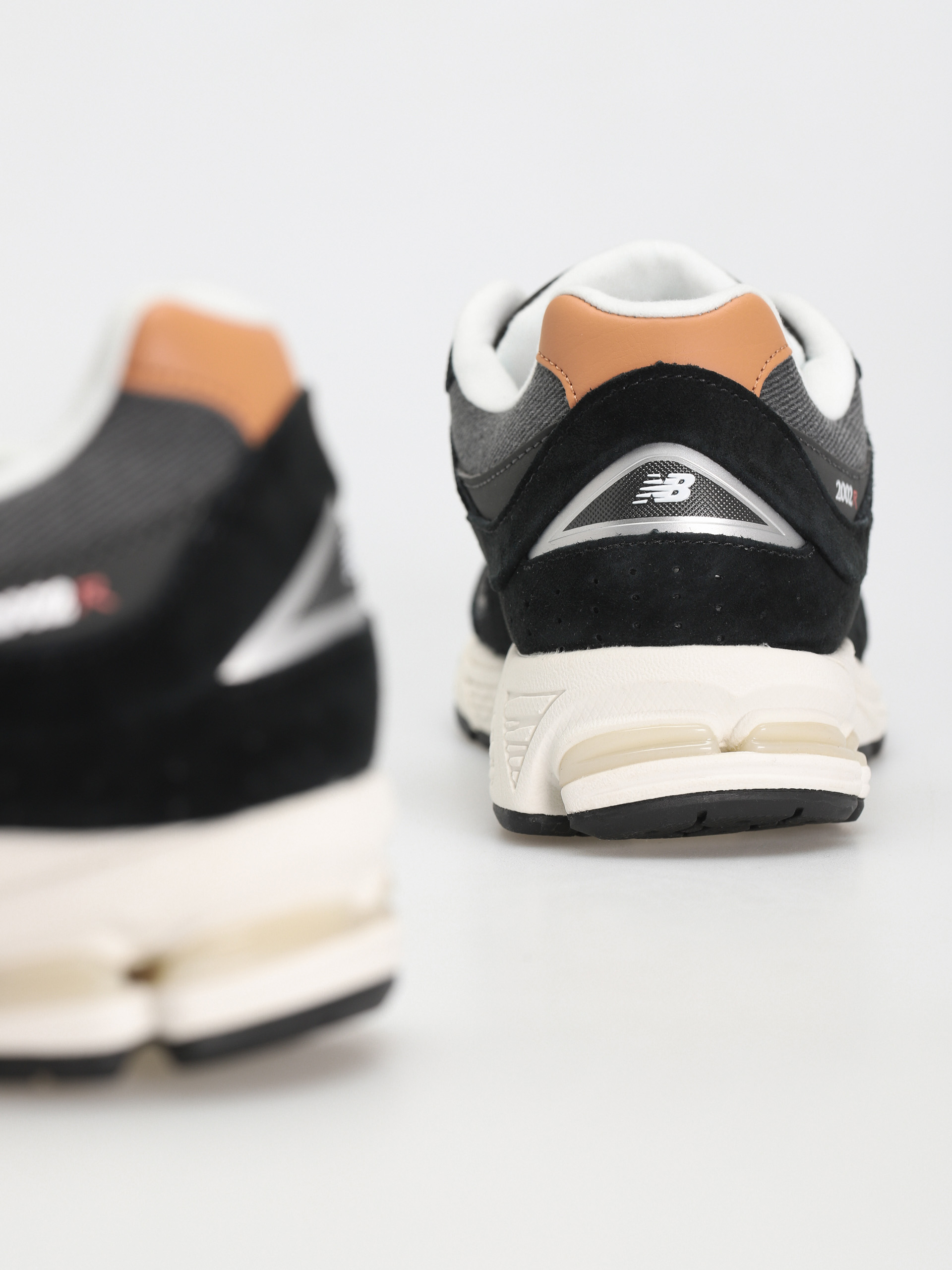 Boty New Balance 2002R (black)