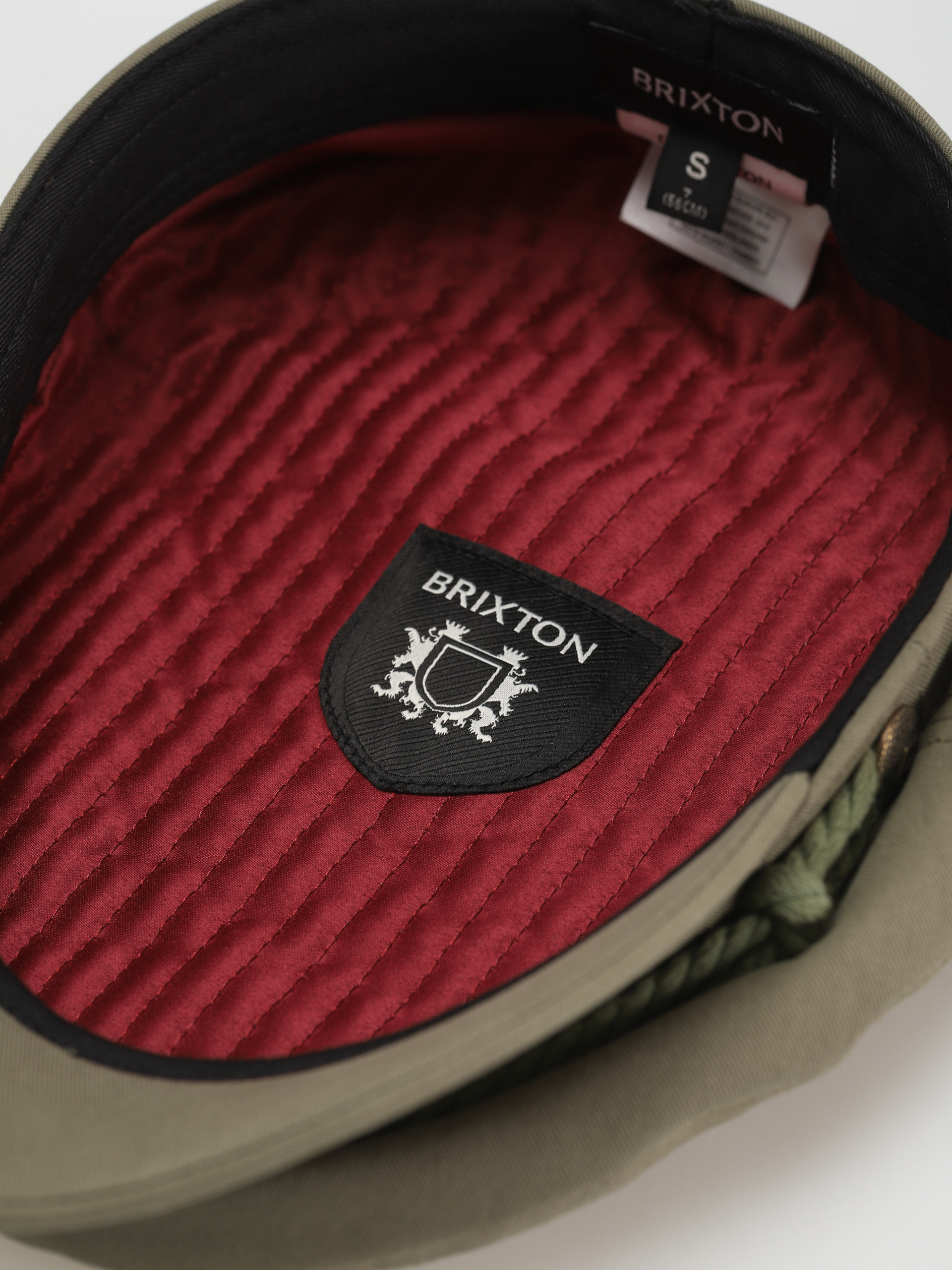 Klobouk s kšiltem Brixton Fiddler Cap (olive surplus)