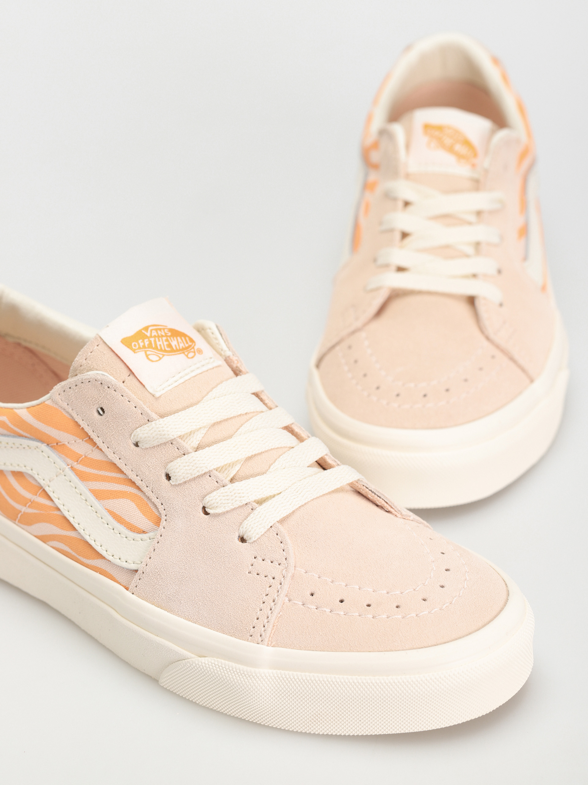 Boty Vans Sk8 Low Wmn (tonal stripes peach dust)