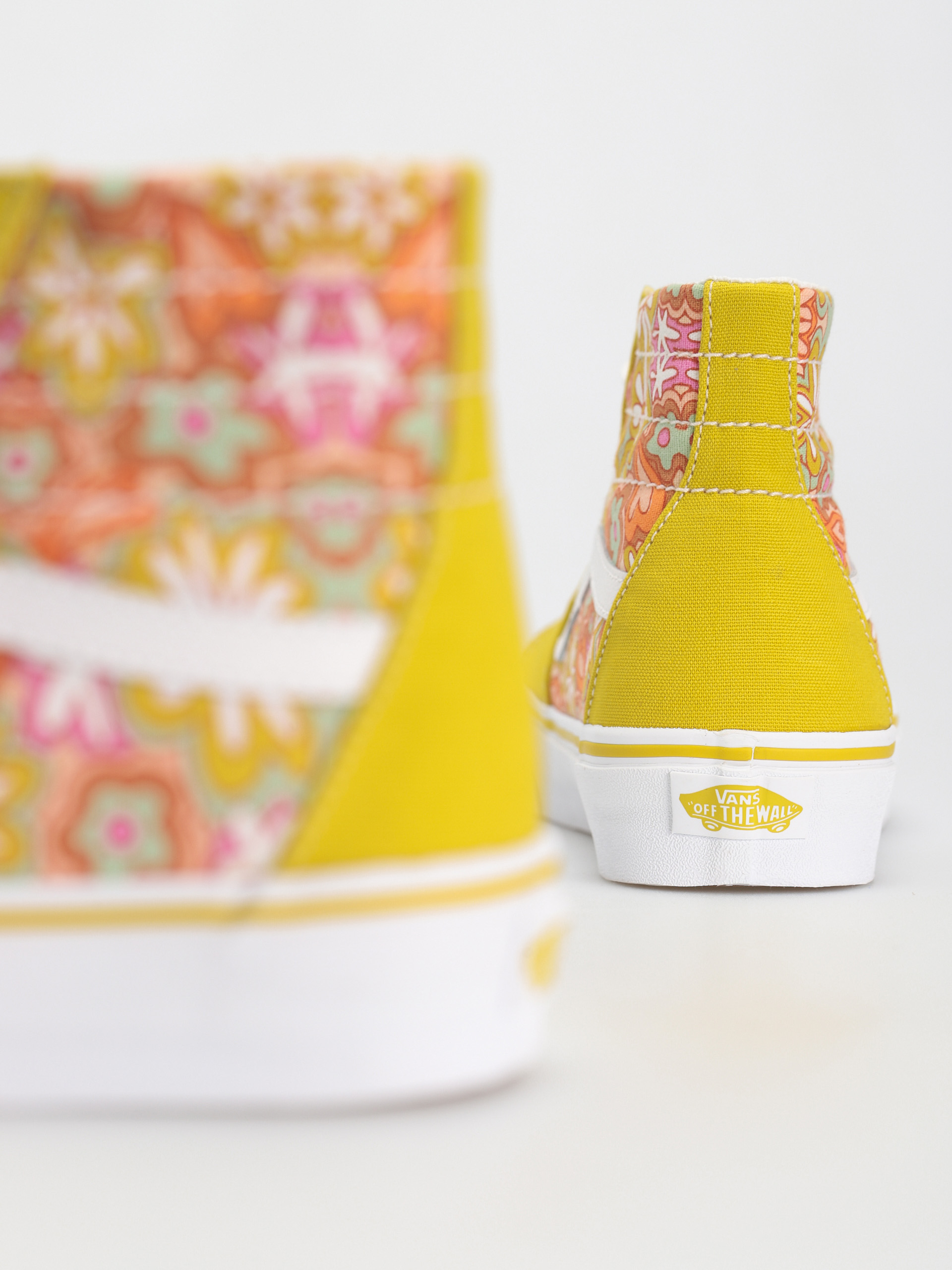 Boty Vans Sk8 Hi Tapered Wmn (psychedelic resort passion fruit)