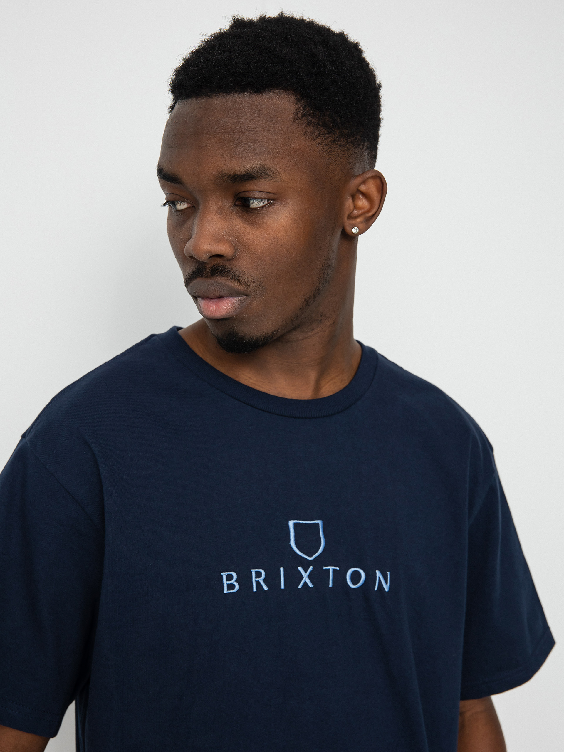 Tričko Brixton Alpha Thread (washed navy/pacific blue)