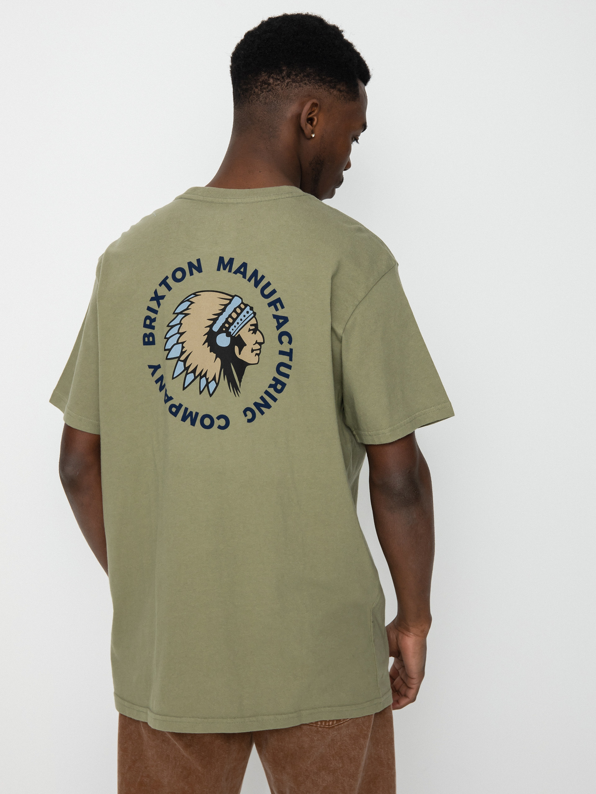 Tričko Brixton Rival Stamp (olive surplus/dusty blue garme)