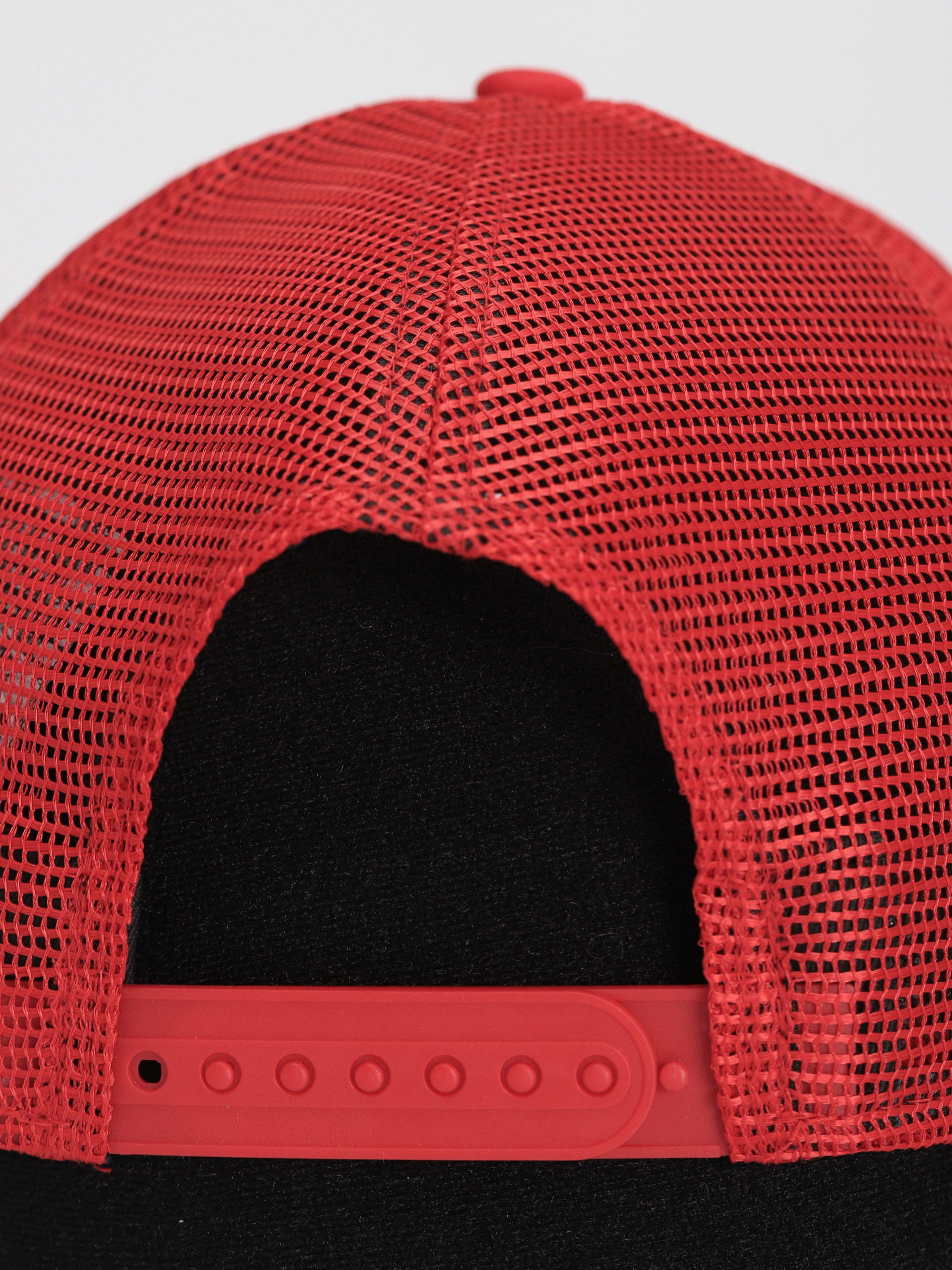 Kšiltovka  New Era Team Colour Block Trucker Chicago Bulls (white/red)