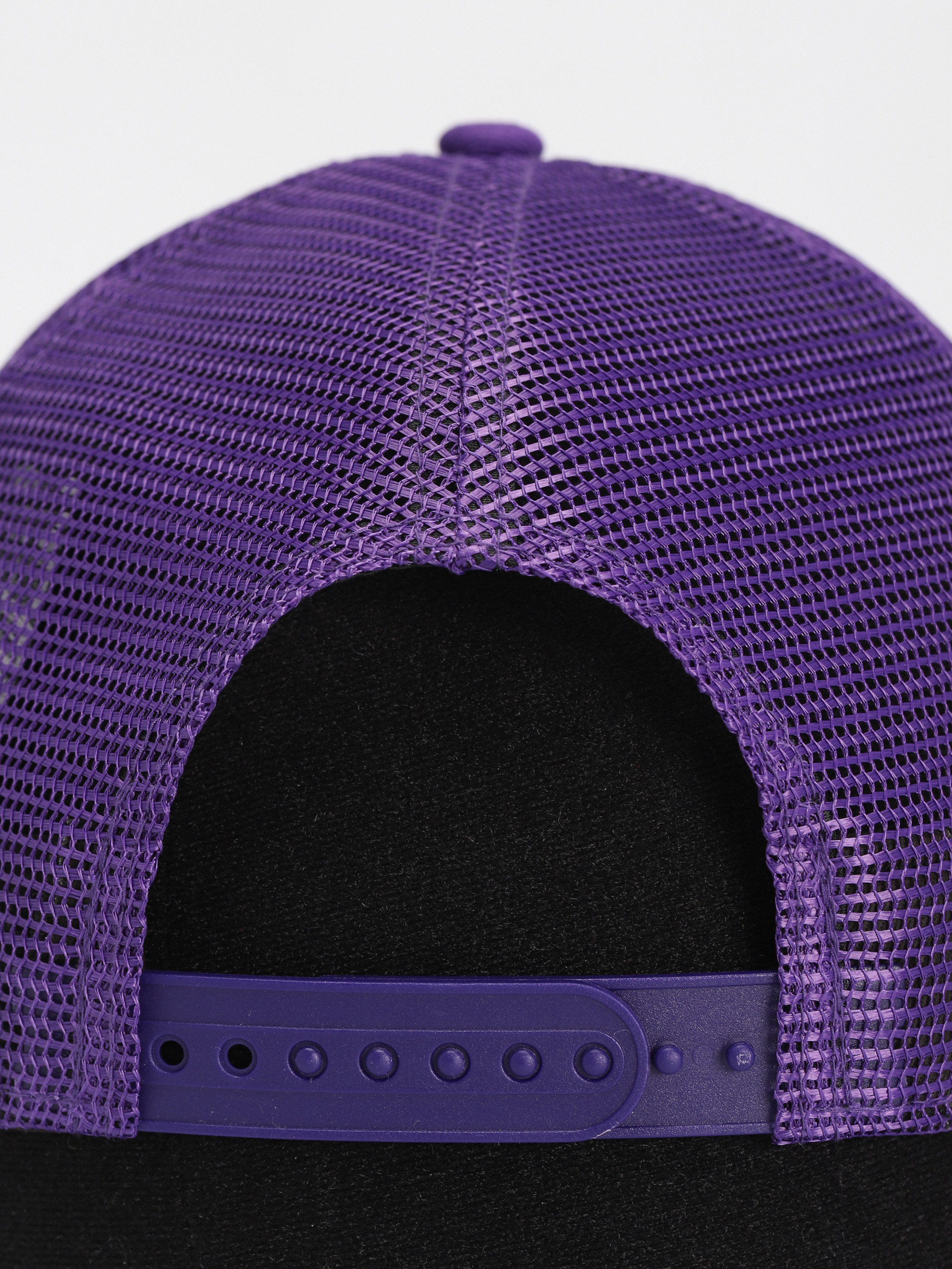 Kšiltovka  New Era Team Colour Block Trucker Los Angeles Lakers (white/purple)