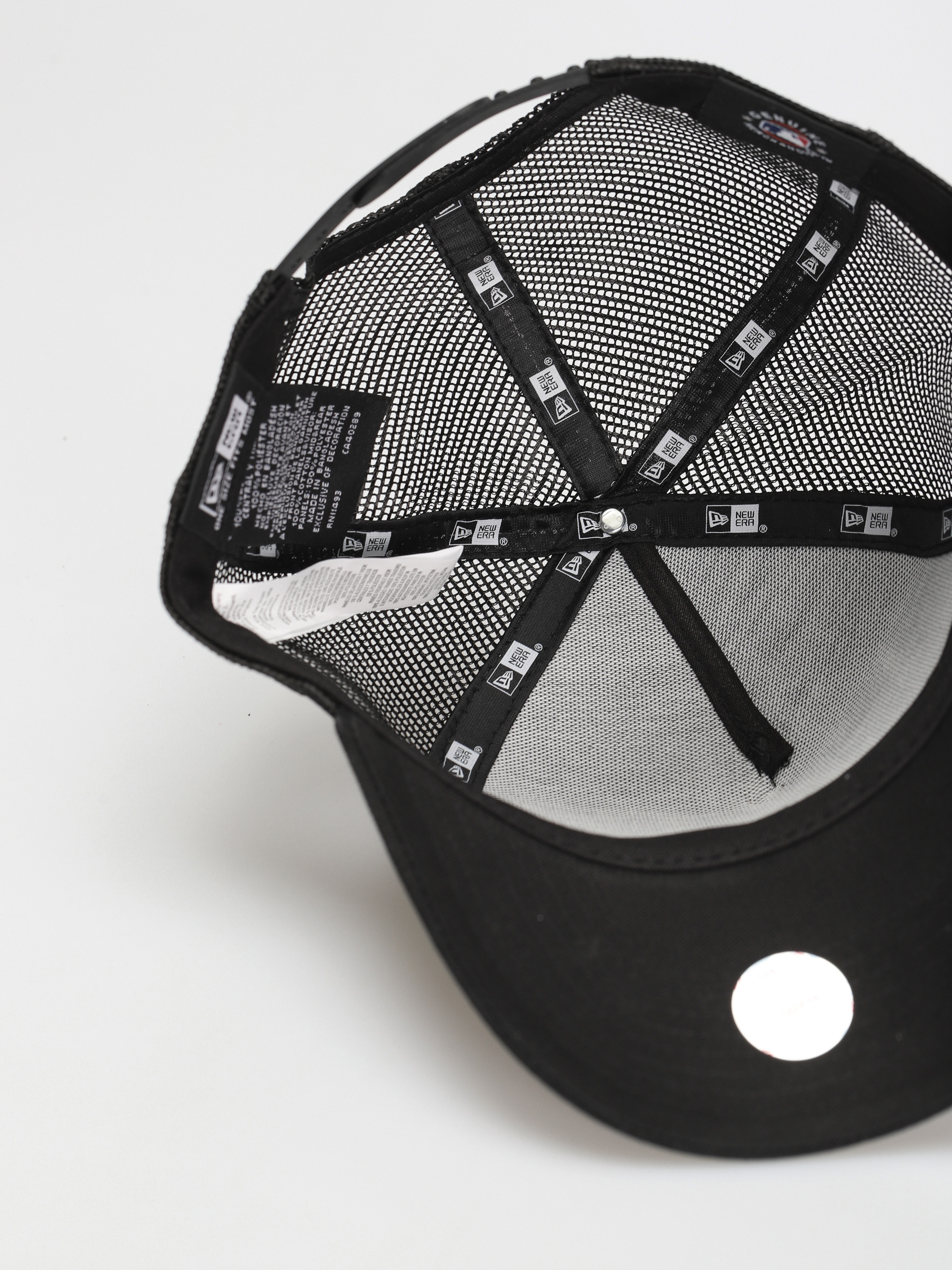 Kšiltovka  New Era Tonal Mesh Trucker Chicago White Sox (black)