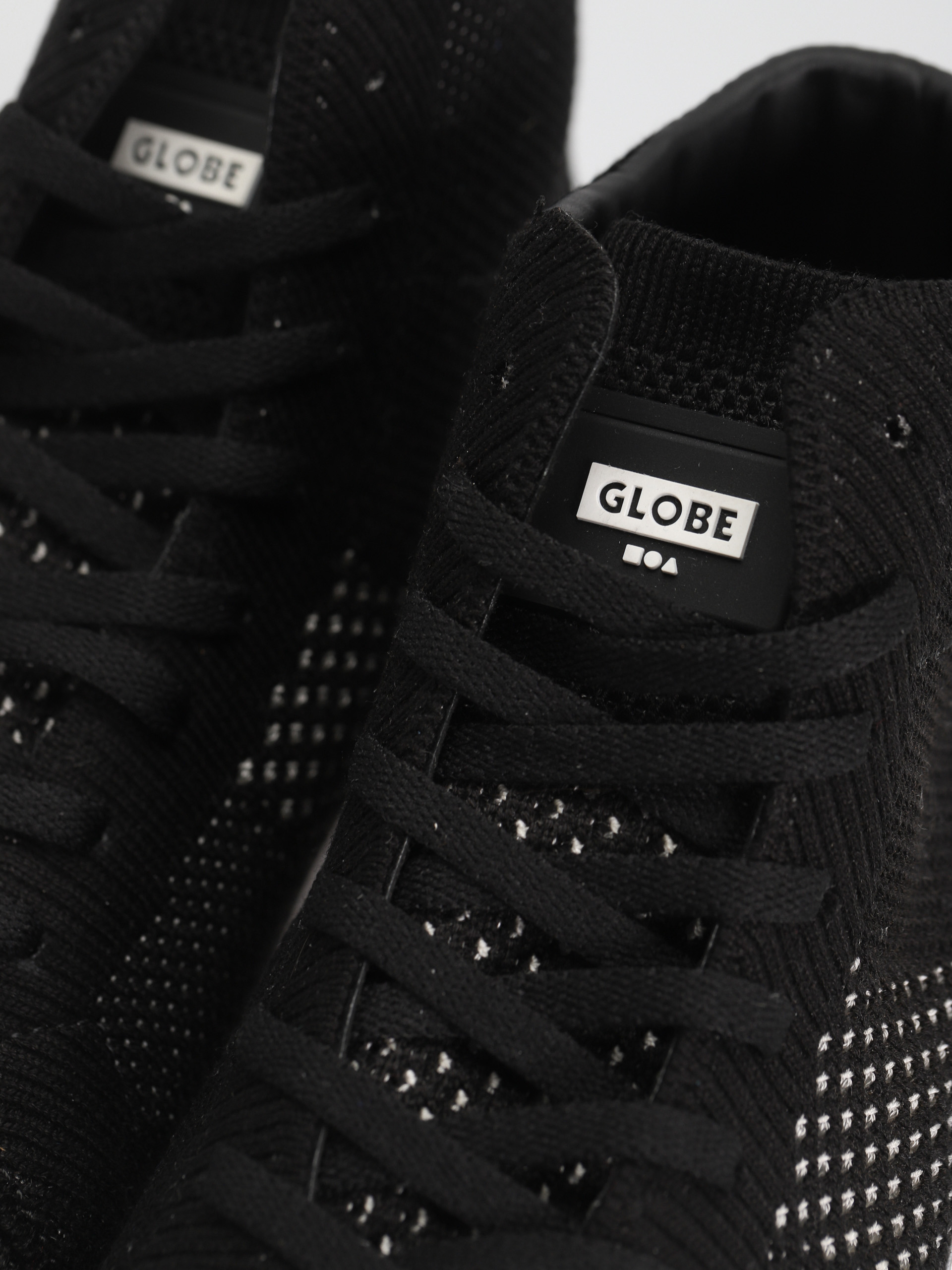 Boty Globe La Knit (black/white)