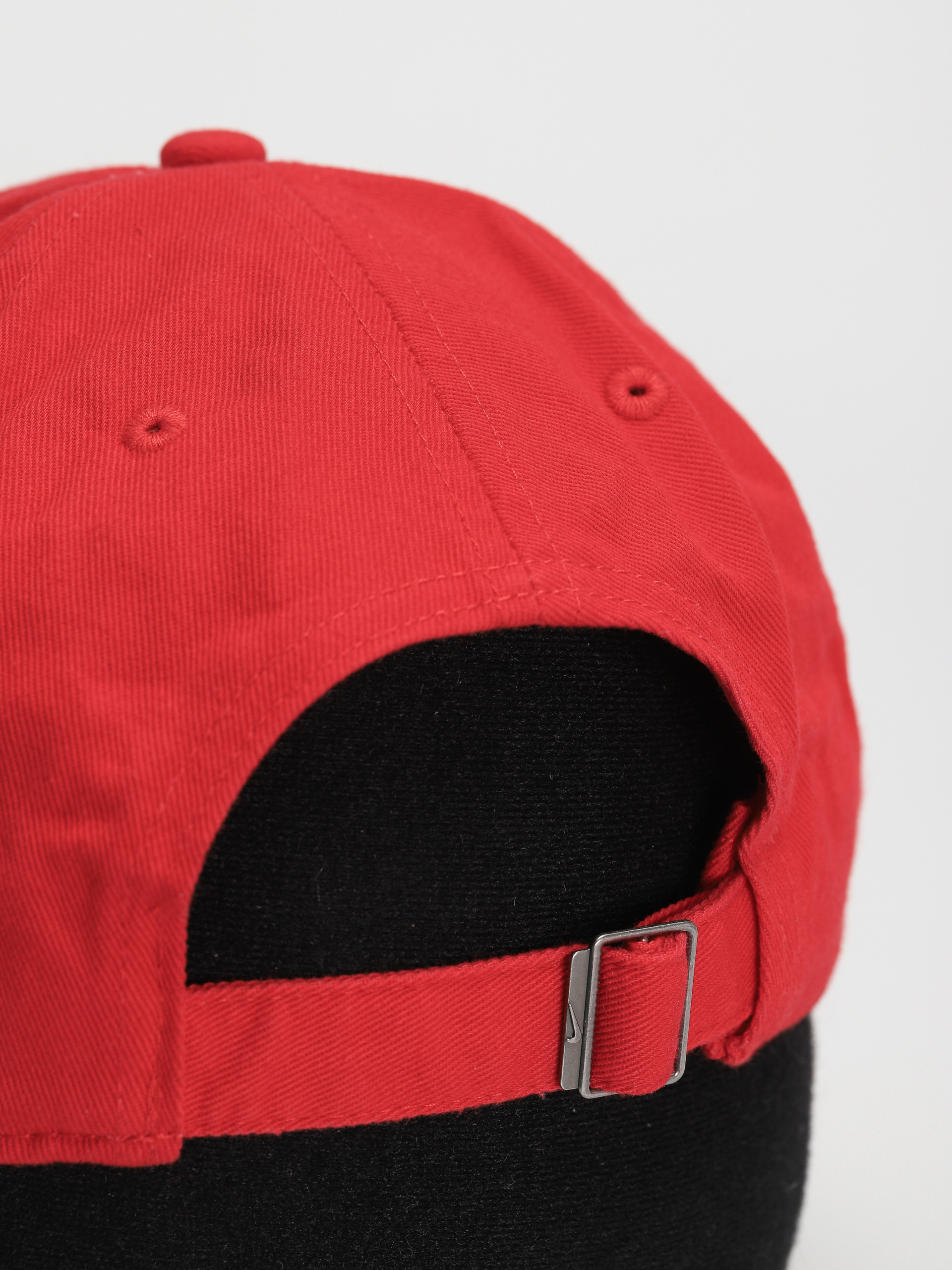 Kšiltovka  Nike SB Heritage86 Futura Washed (university red/university red/white)