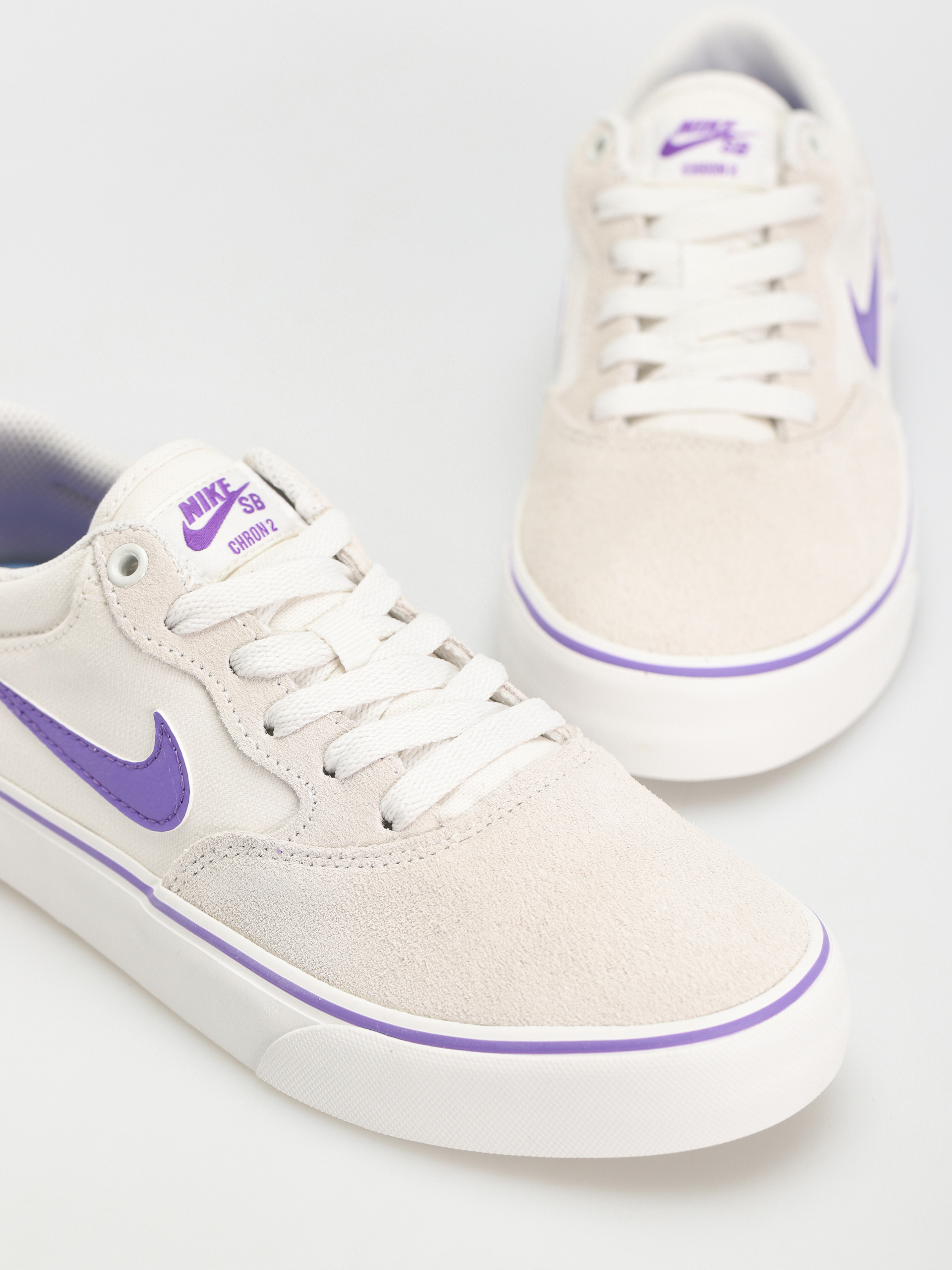 Boty Nike SB Chron 2 (summit white/action grape summit white)