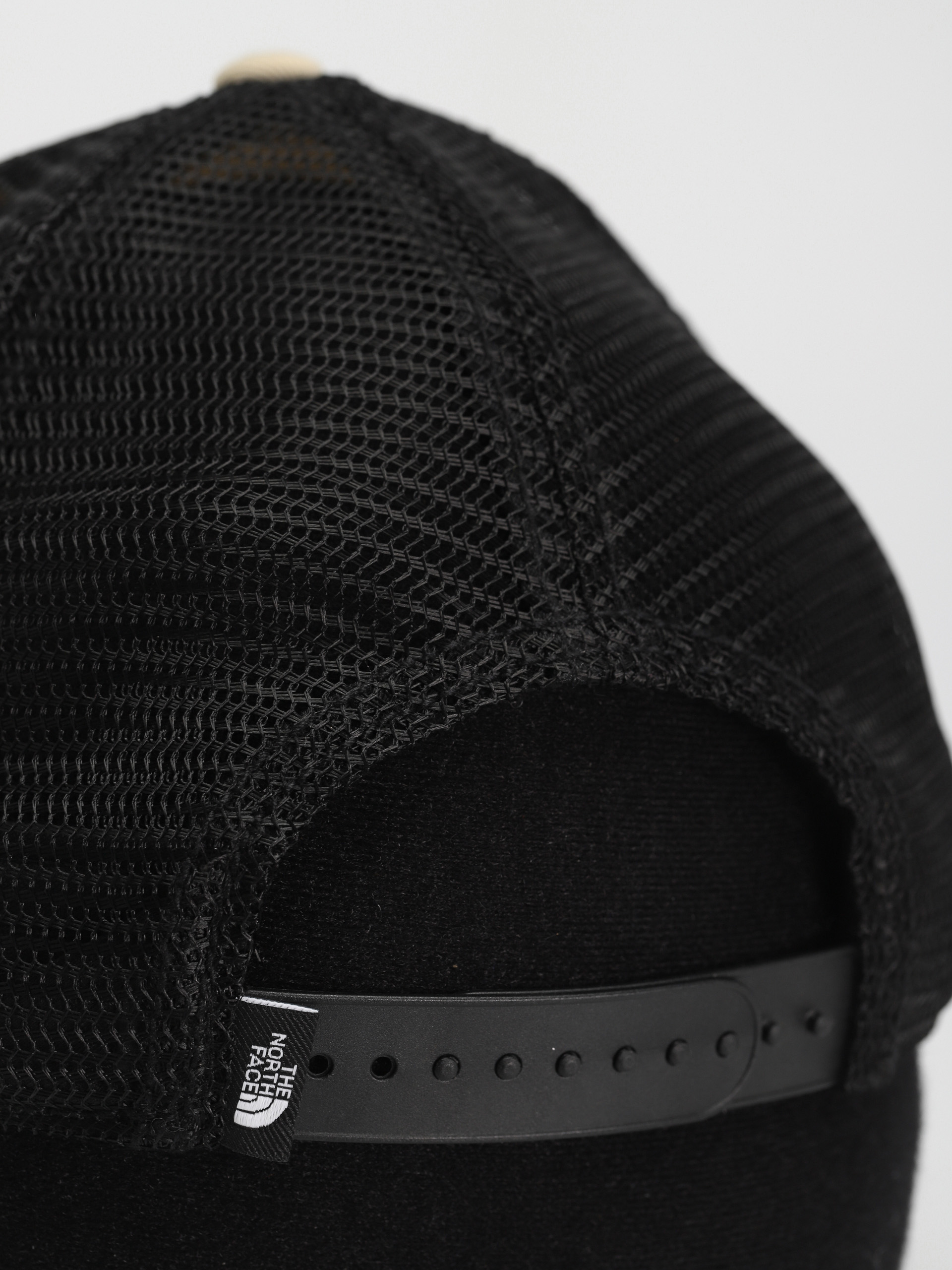 Kšiltovka  The North Face Mudder Trucker (gravel)