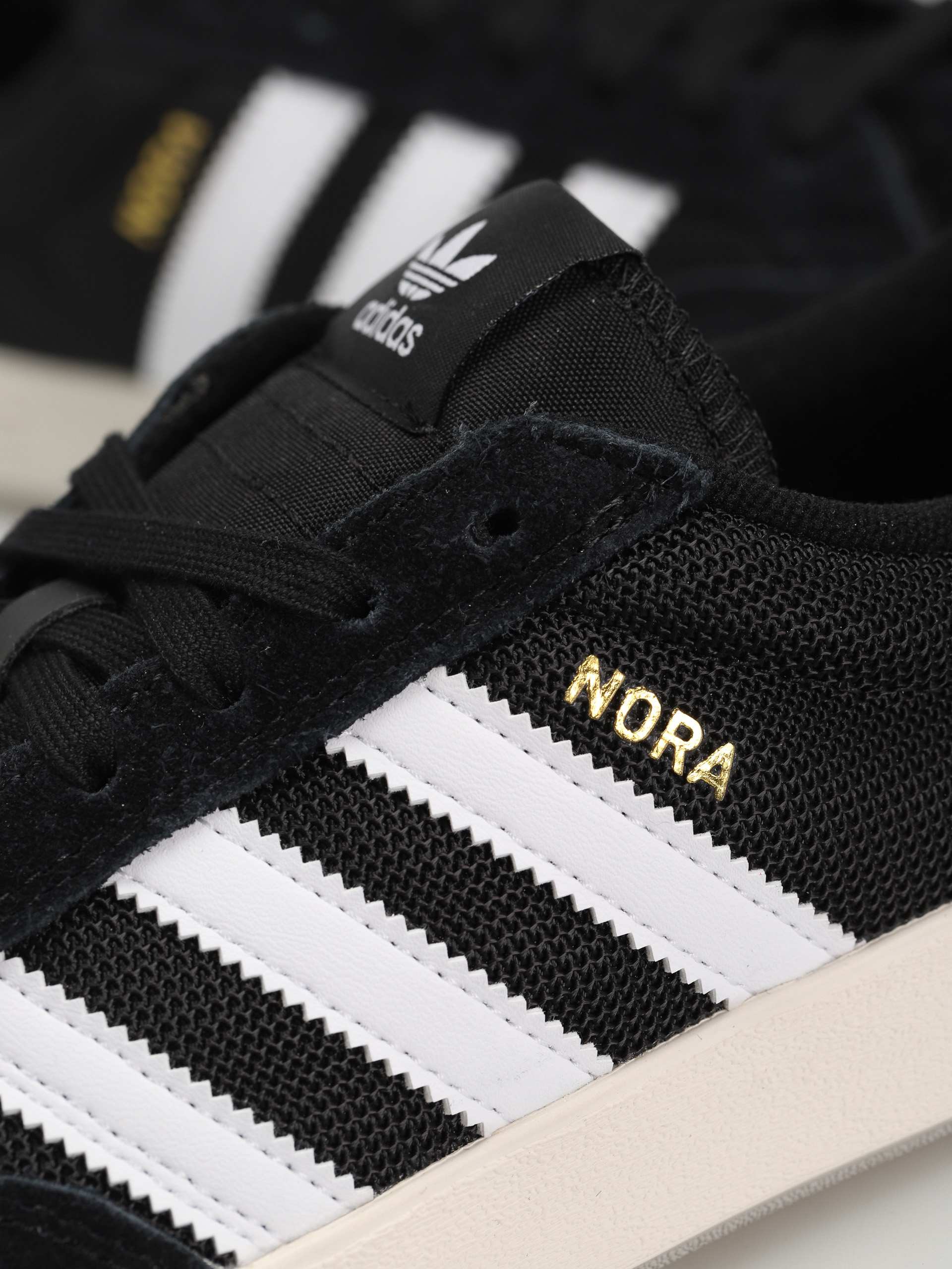 Boty adidas Nora (cblack/ftwwht/gretwo)