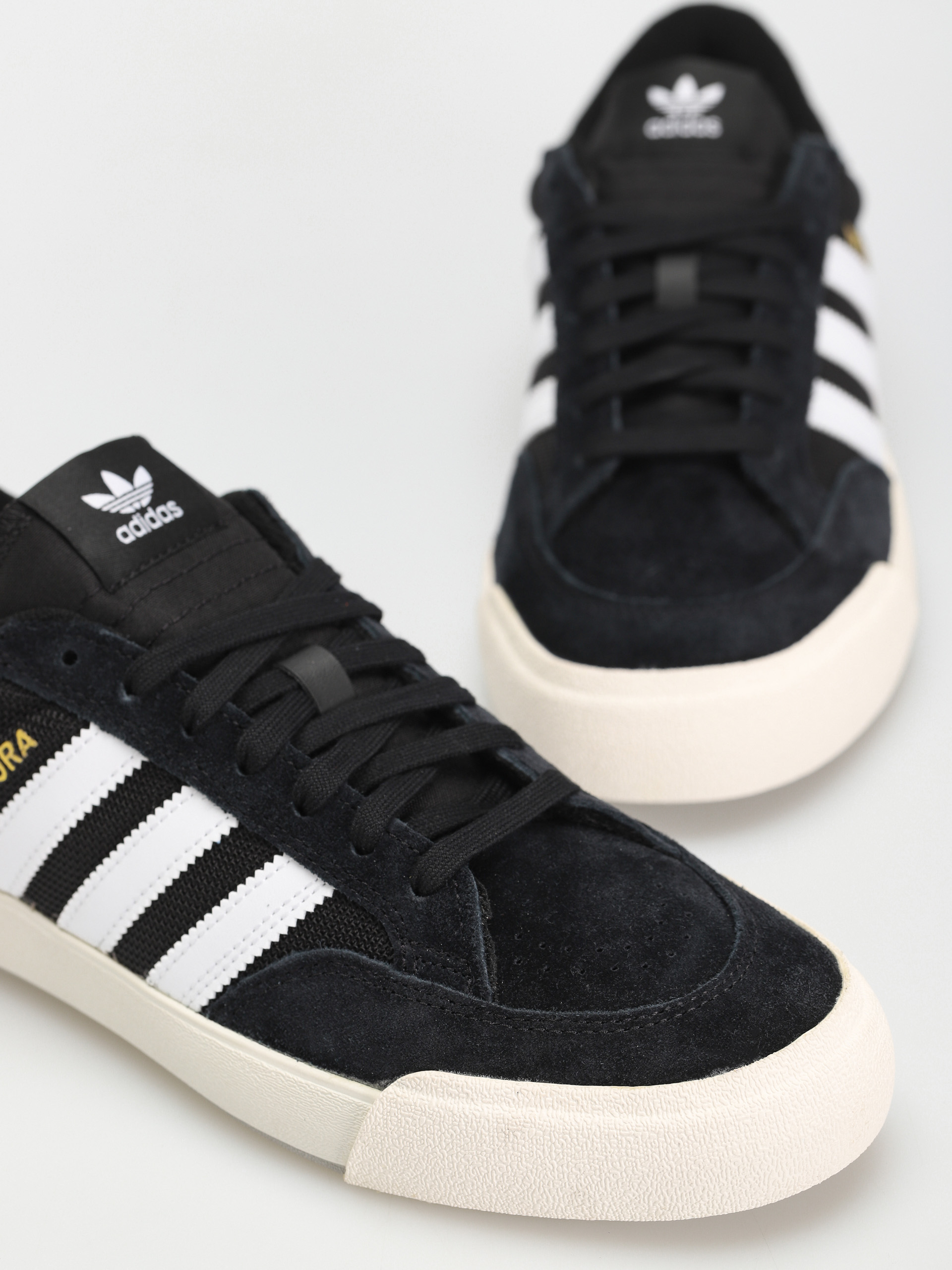 Boty adidas Nora (cblack/ftwwht/gretwo)