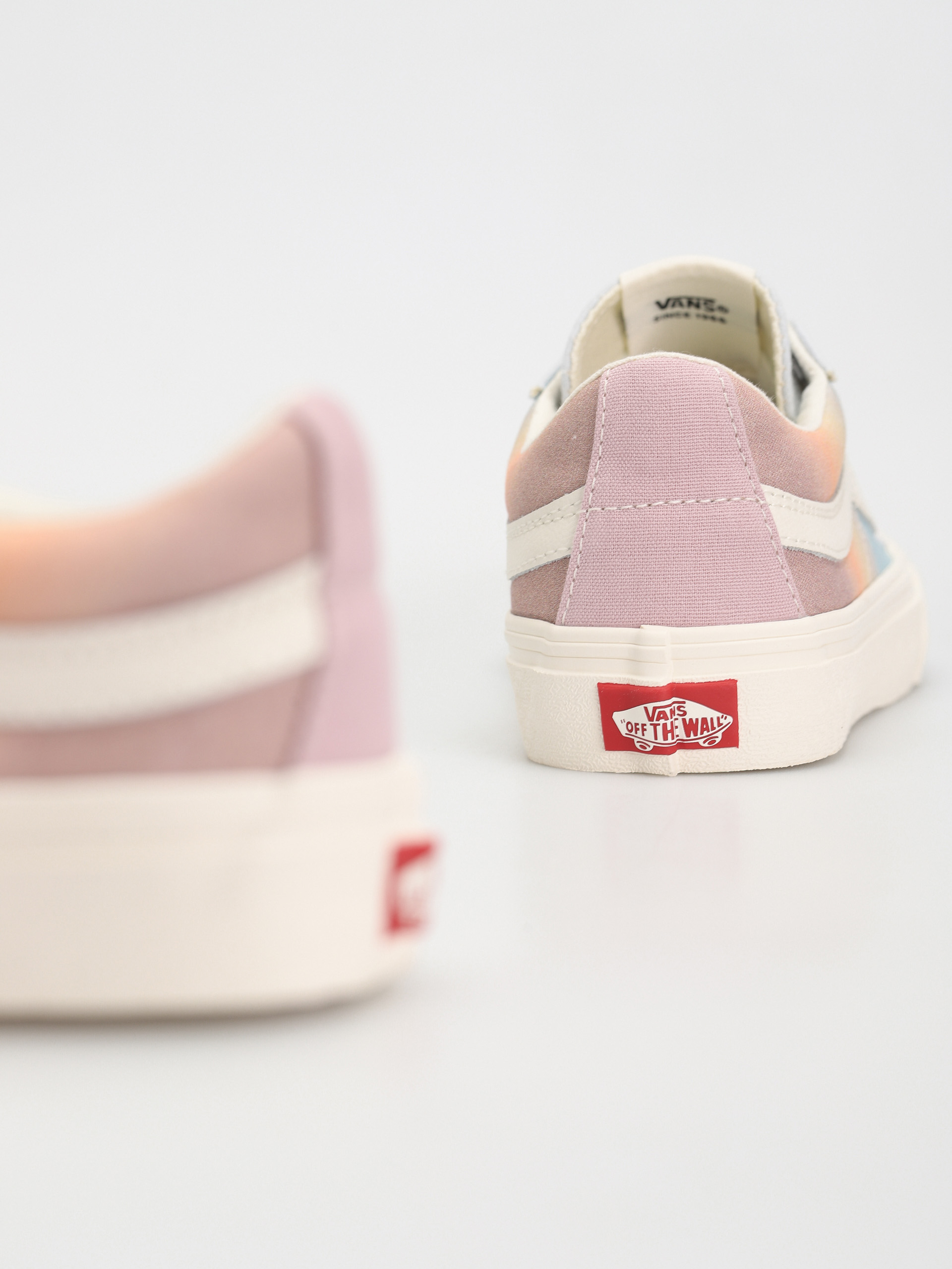 Boty Vans Sk8 Low Reissue VR3 Sf Wmn (ombre multi)