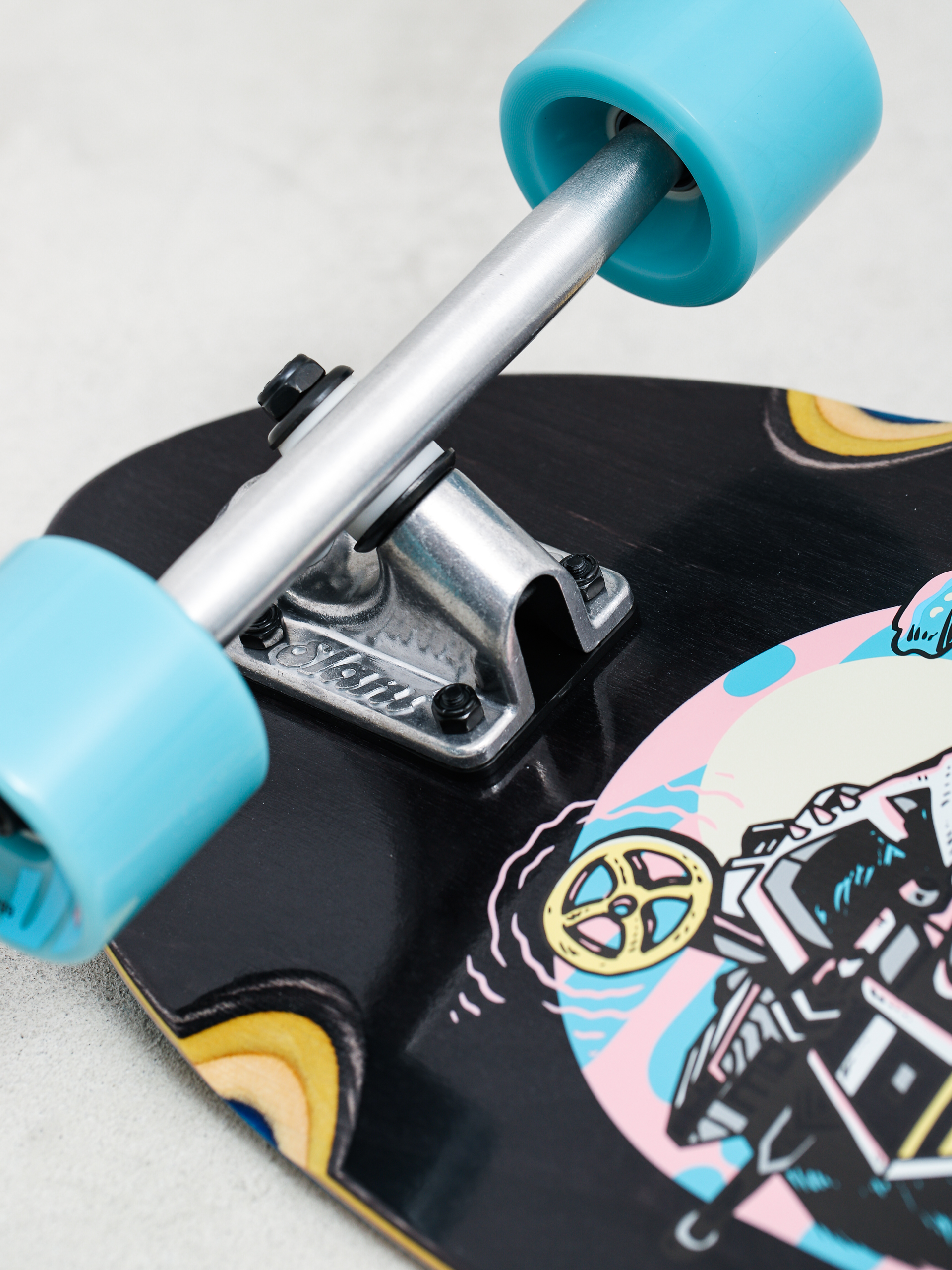 Cruiser Globe Stubby (killer cassowary)