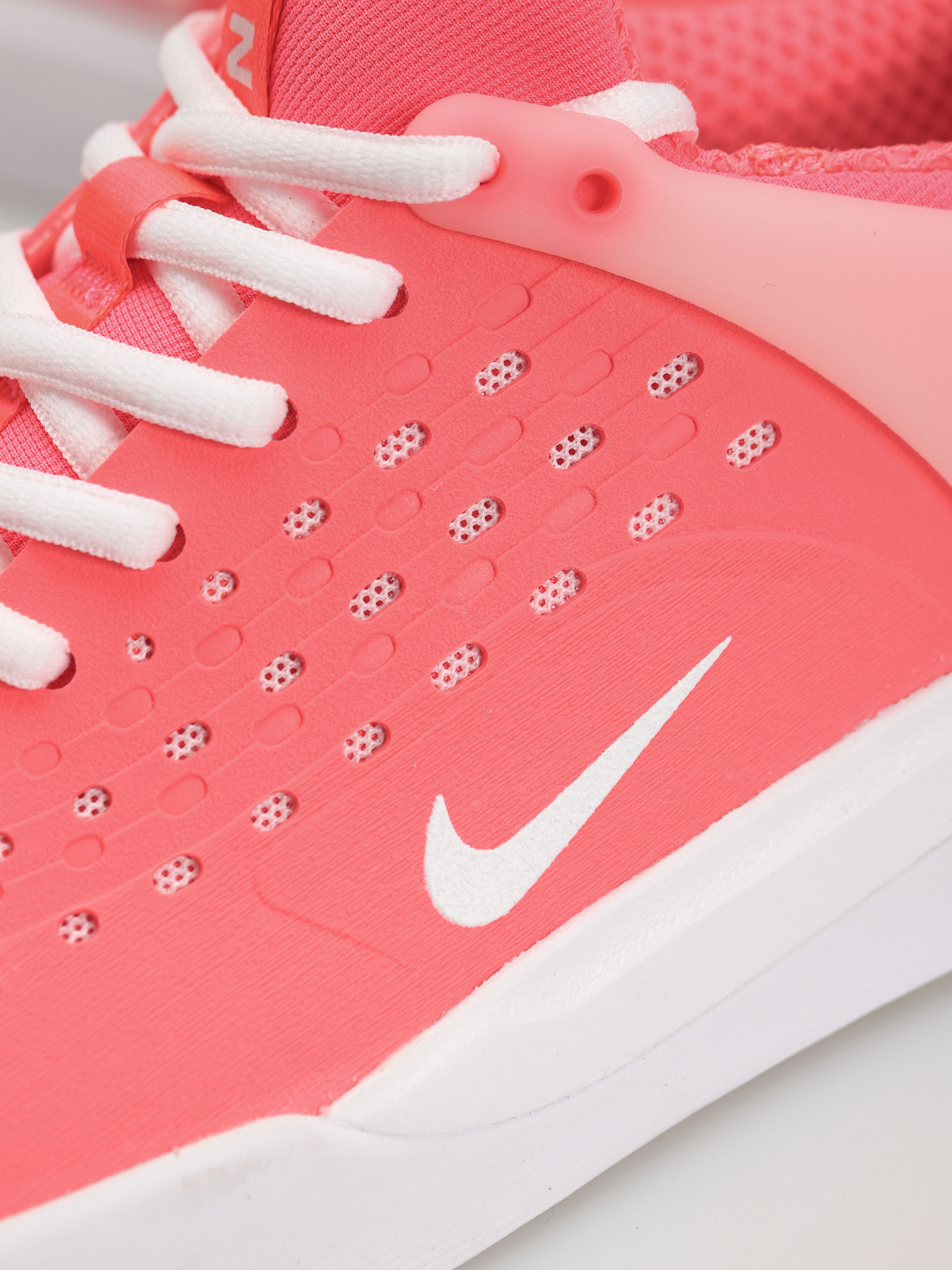 Boty Nike SB Zoom Nyjah 3 (hot punch/white hot punch hot punch)