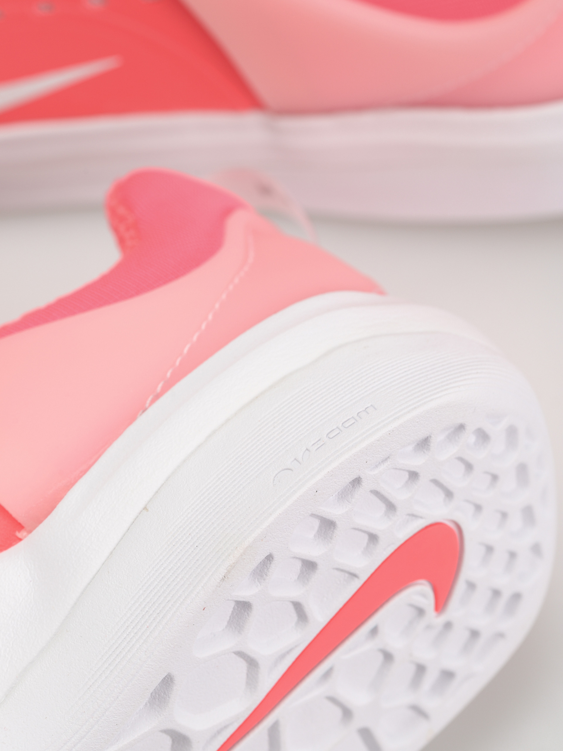 Boty Nike SB Zoom Nyjah 3 (hot punch/white hot punch hot punch)