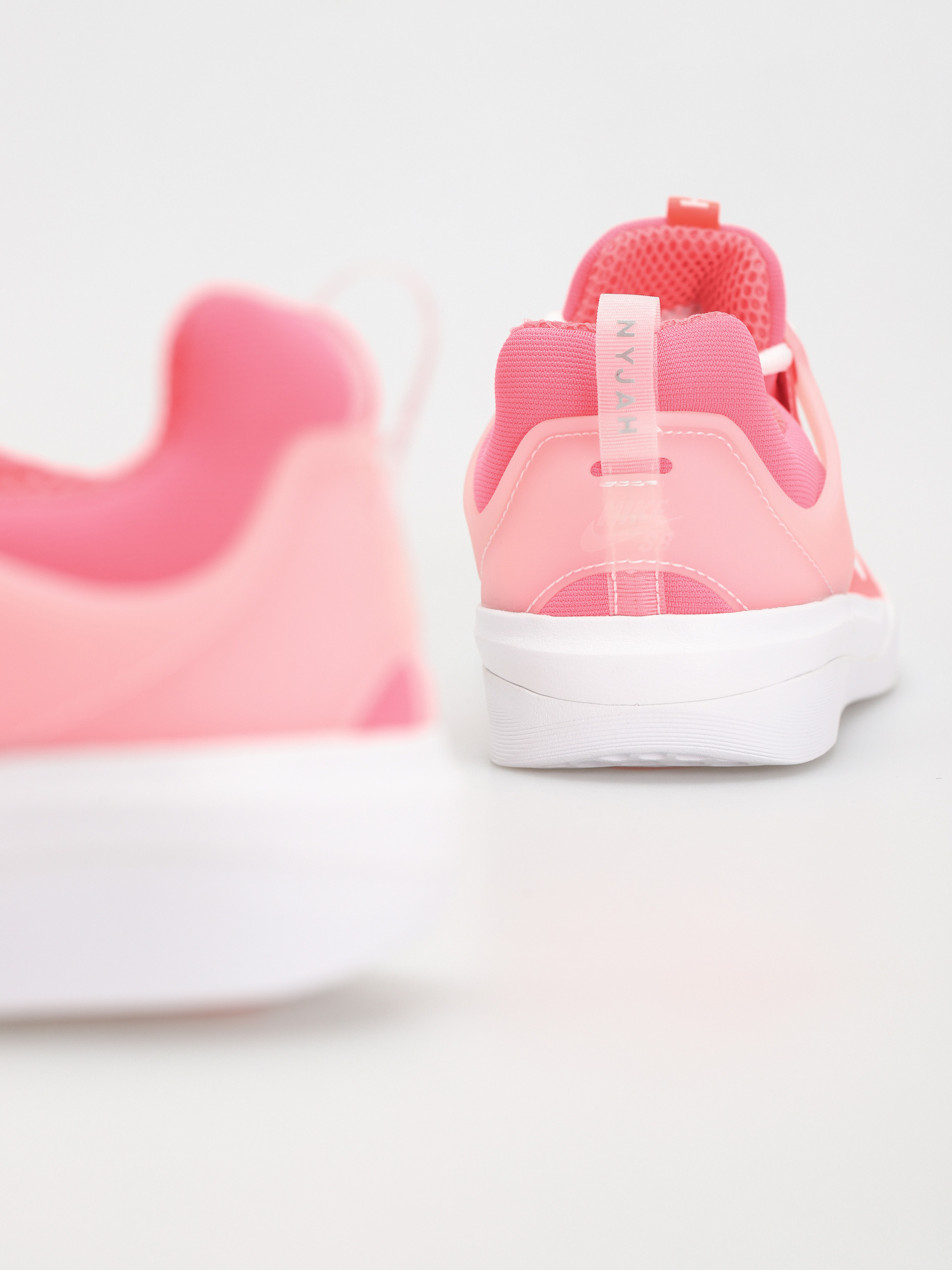 Boty Nike SB Zoom Nyjah 3 (hot punch/white hot punch hot punch)