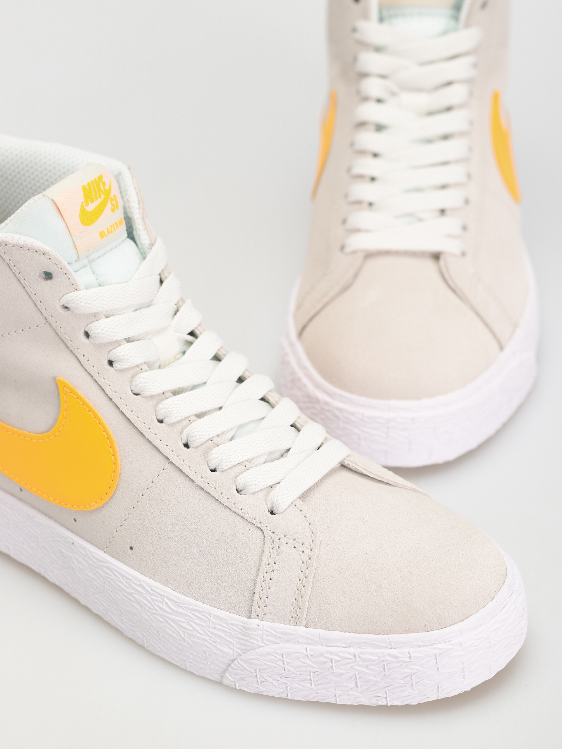 Boty Nike SB Zoom Blazer Mid (summit white/laser orange summit white)