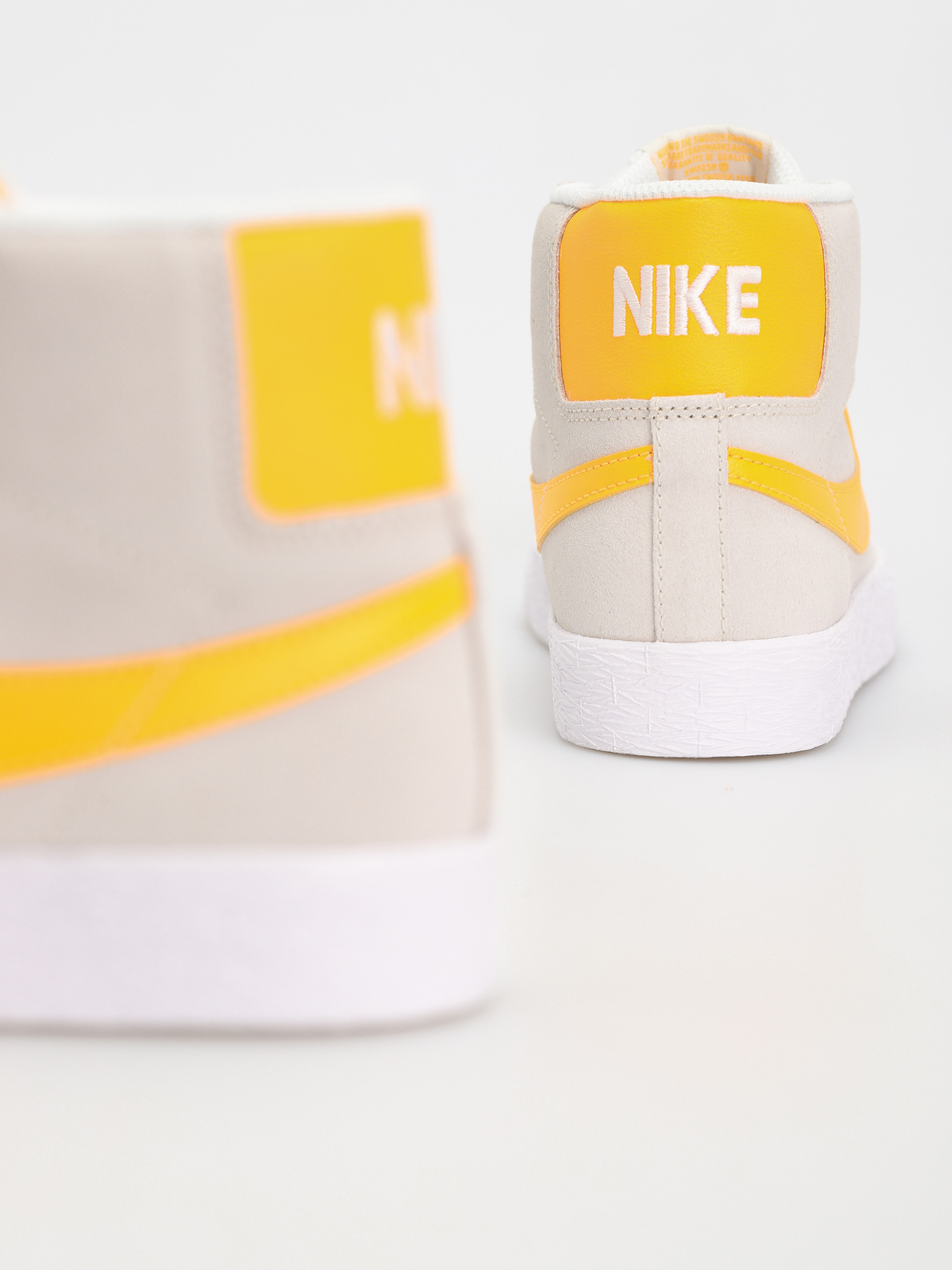Boty Nike SB Zoom Blazer Mid (summit white/laser orange summit white)