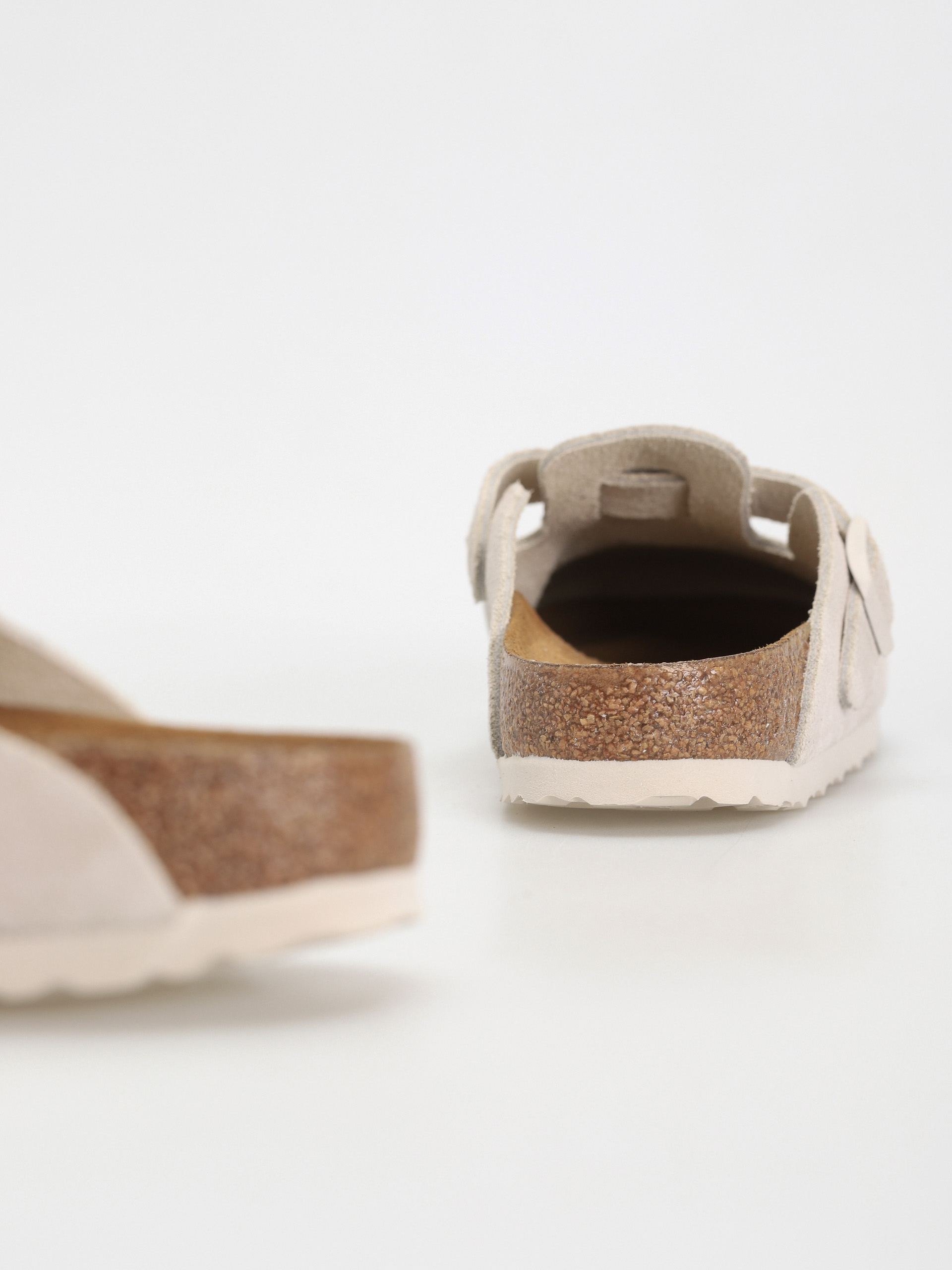 Plážovky Birkenstock Boston Suede Narrow Wmn (modern suede antique white)