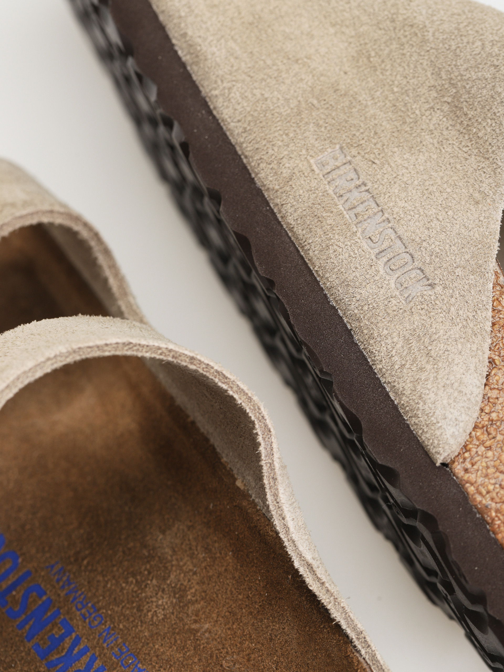 Plážovky Birkenstock Arizona Suede Regular (taupe)