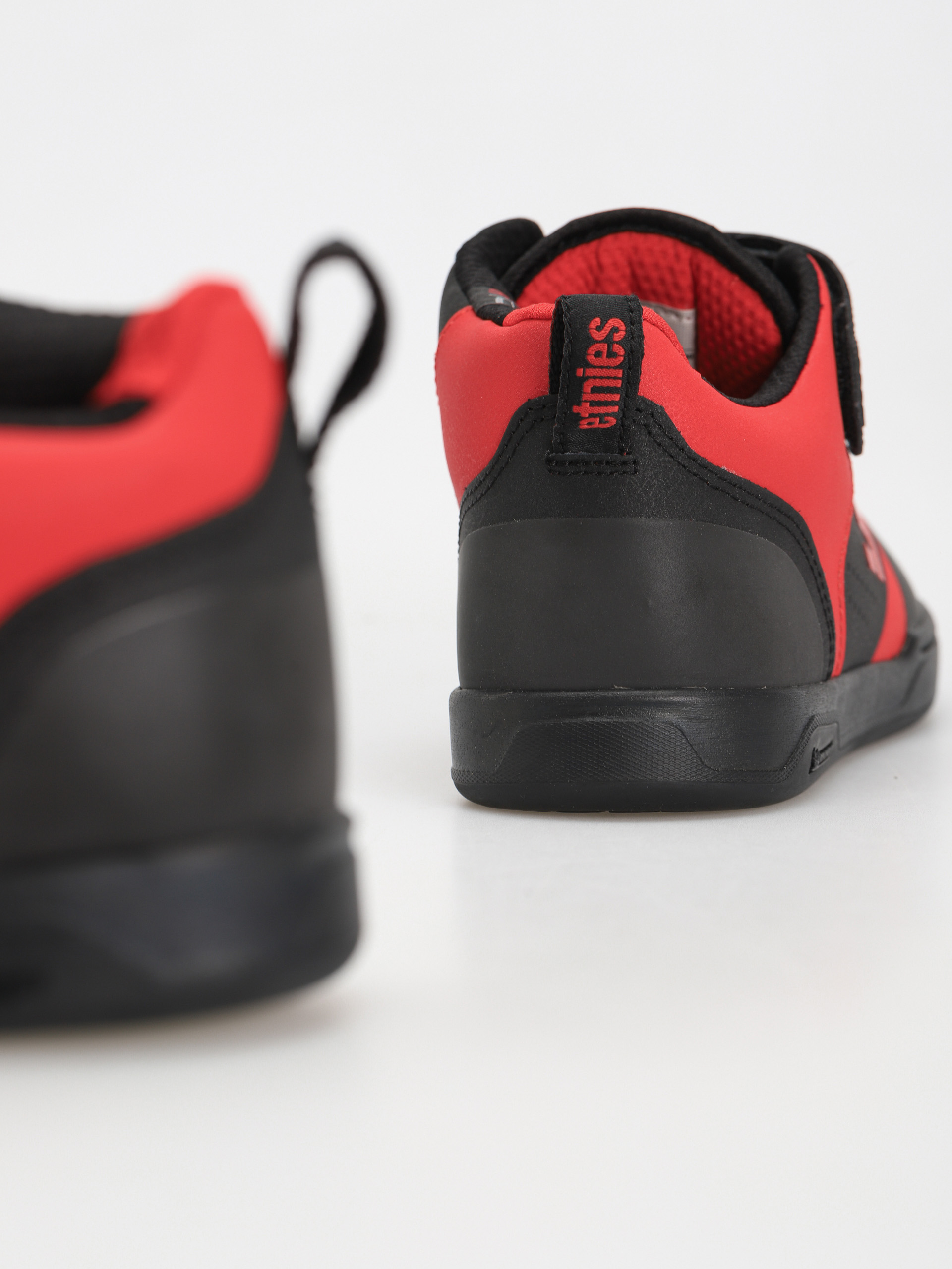 Boty Etnies Culvert Mid (black/red)