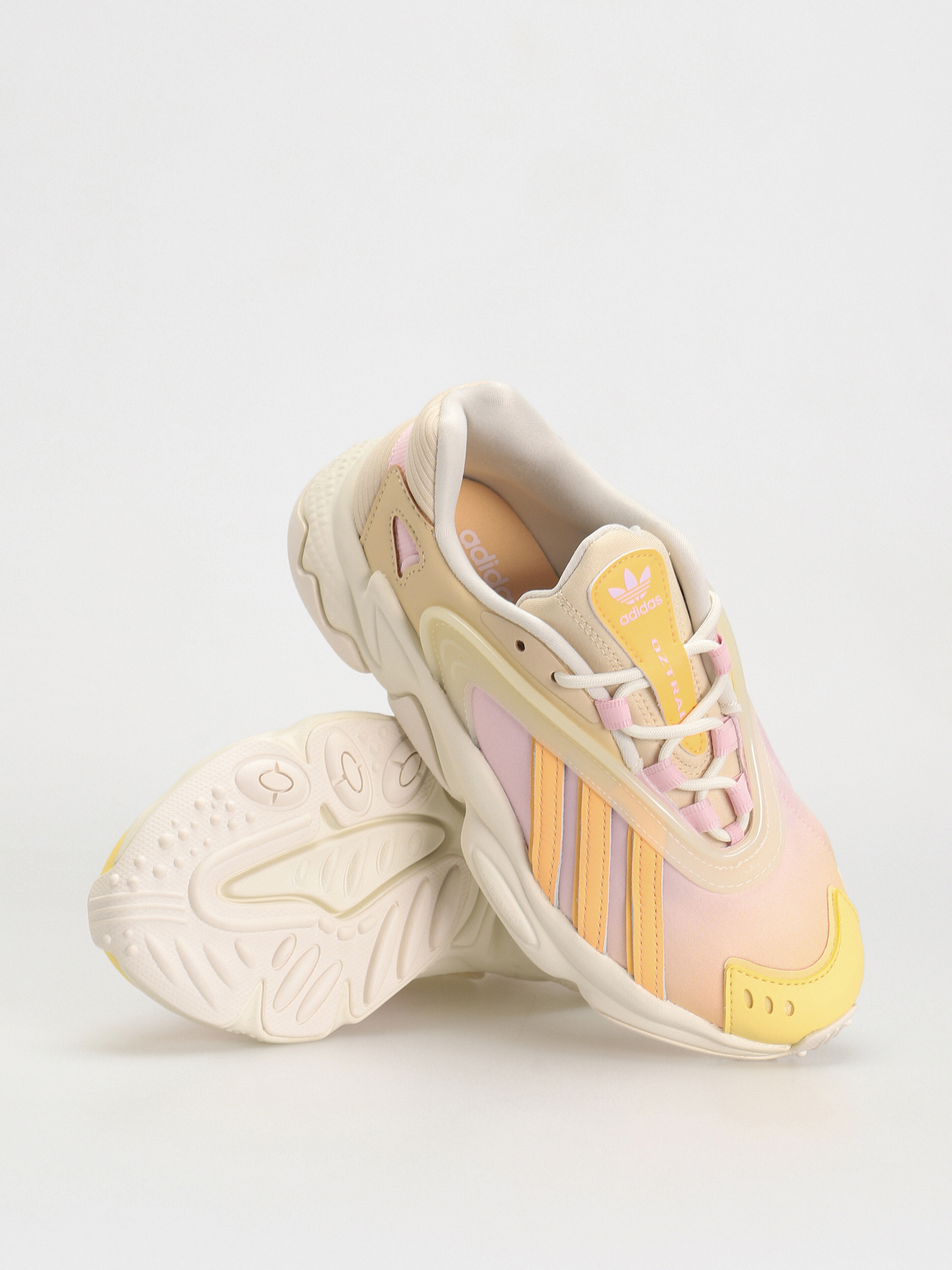 Boty adidas Originals Oztral Wmn (owhite/aciora/sanstr)