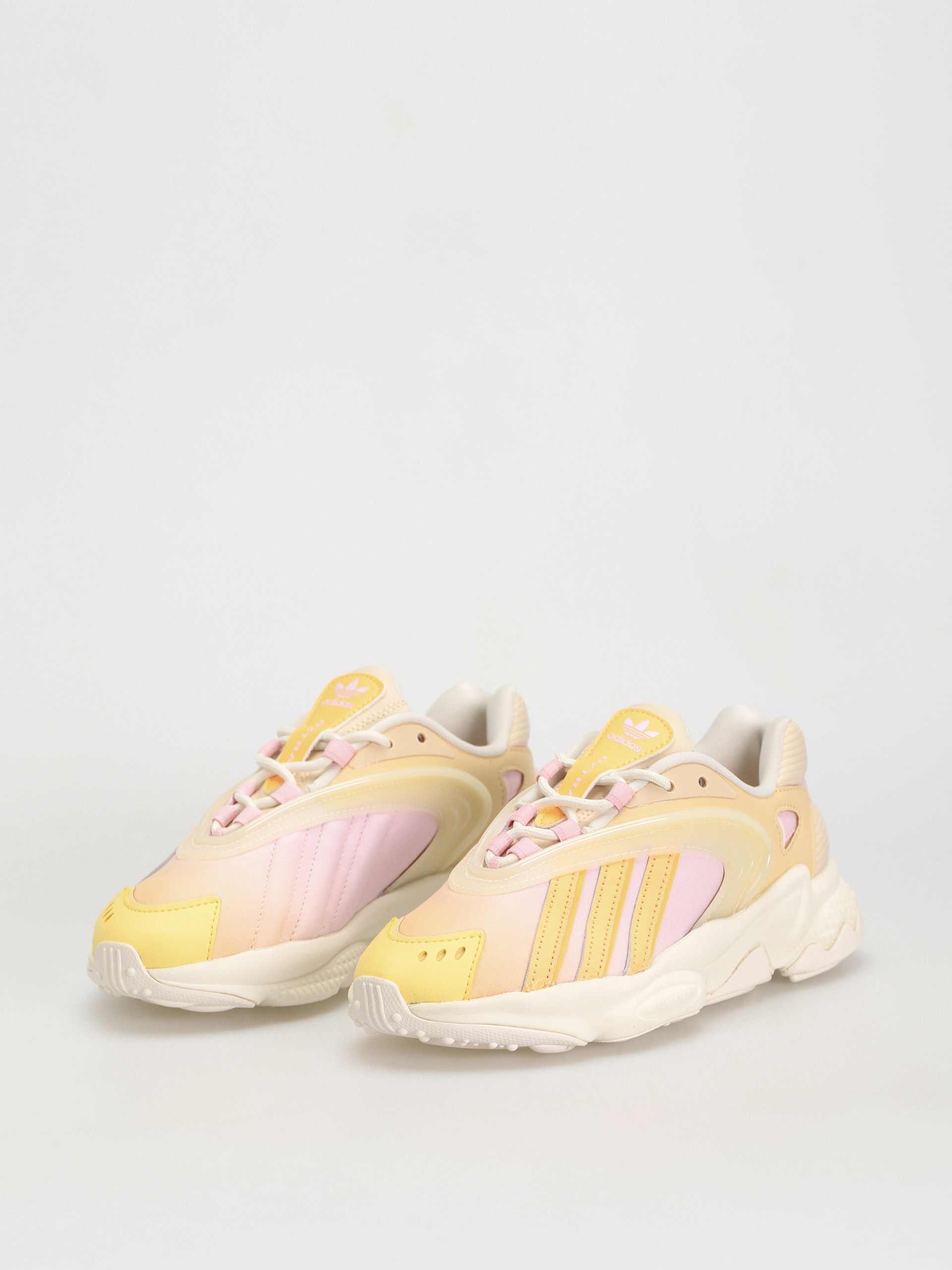 Boty adidas Originals Oztral Wmn (owhite/aciora/sanstr)