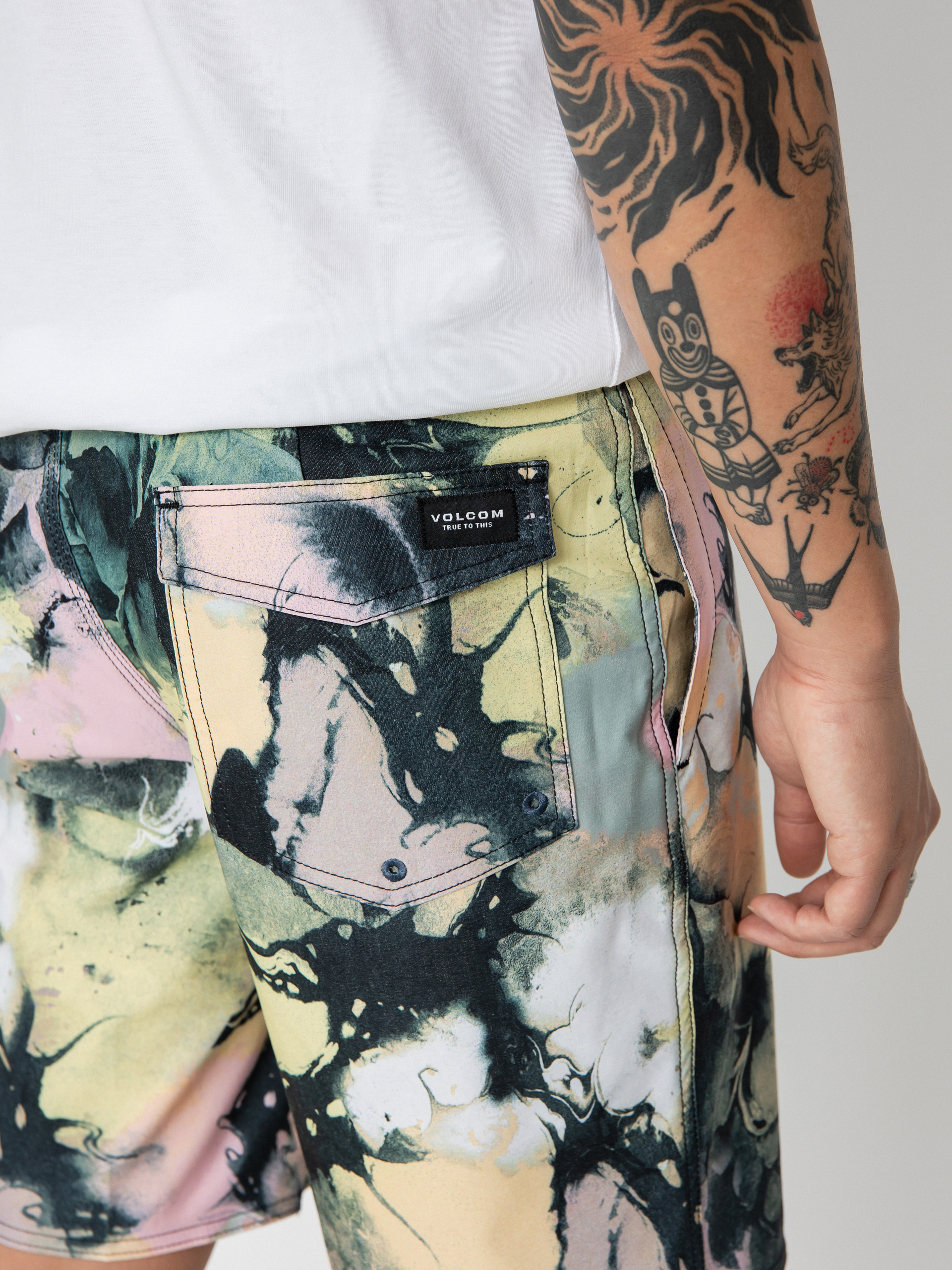 Plážové kraťasy Volcom Skulli Wash Stoney 19 (dawn yellow)