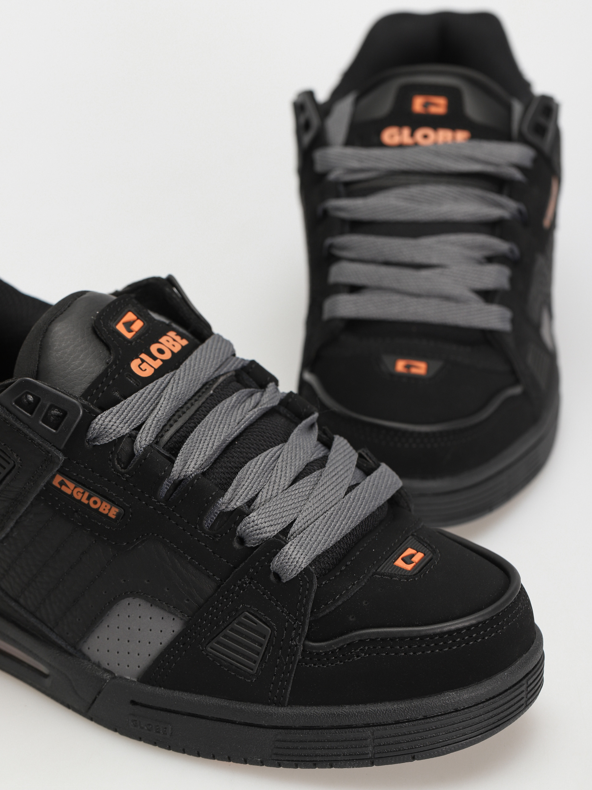 Boty Globe Sabre (black/orange)