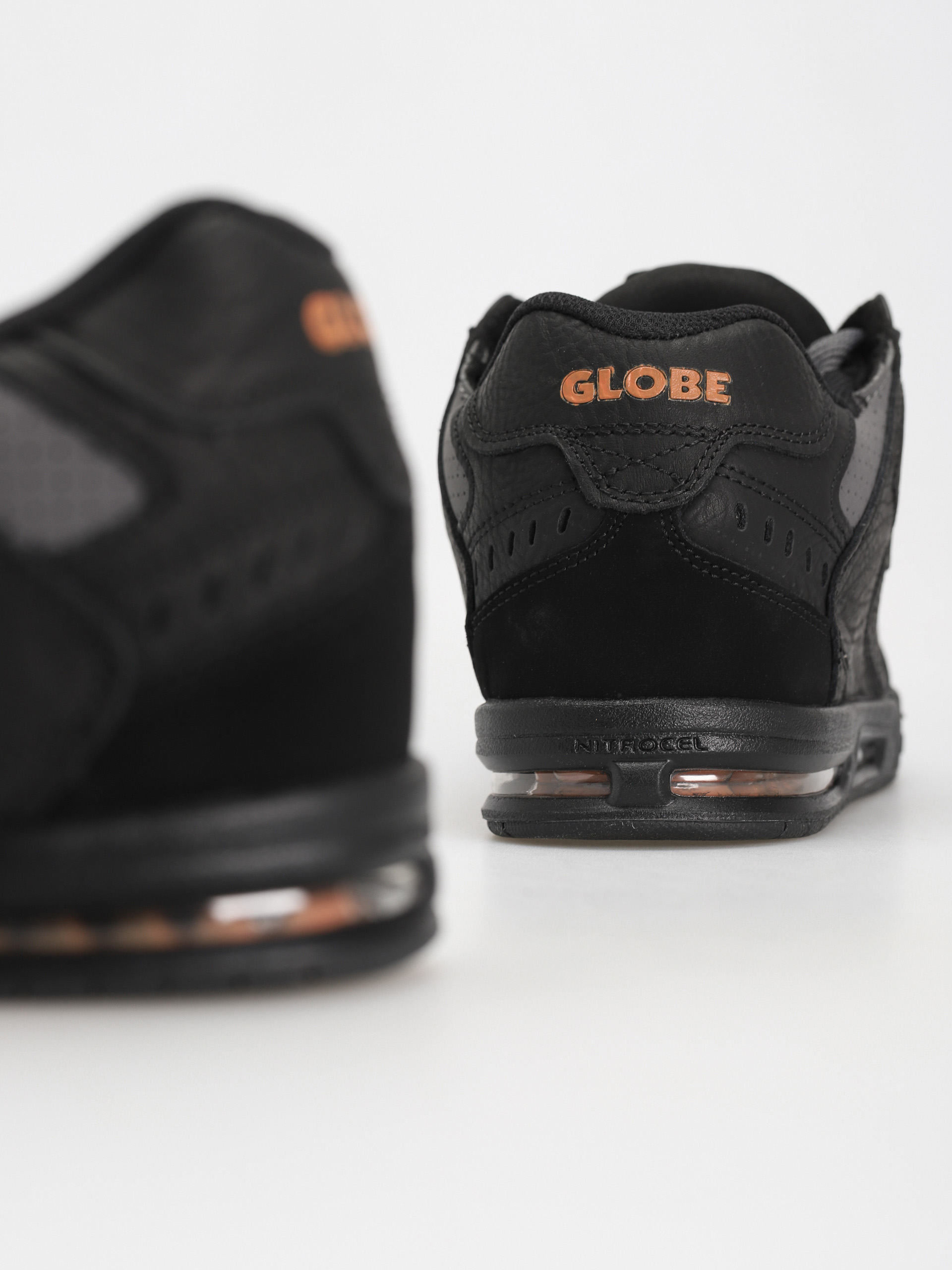 Boty Globe Sabre (black/orange)