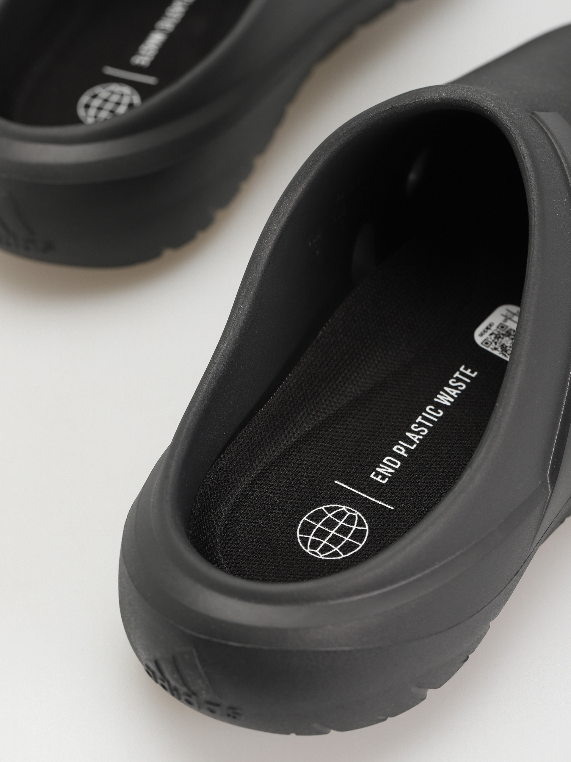 Plážovky adidas Adicane Clog (carbon/carbon/cblack)