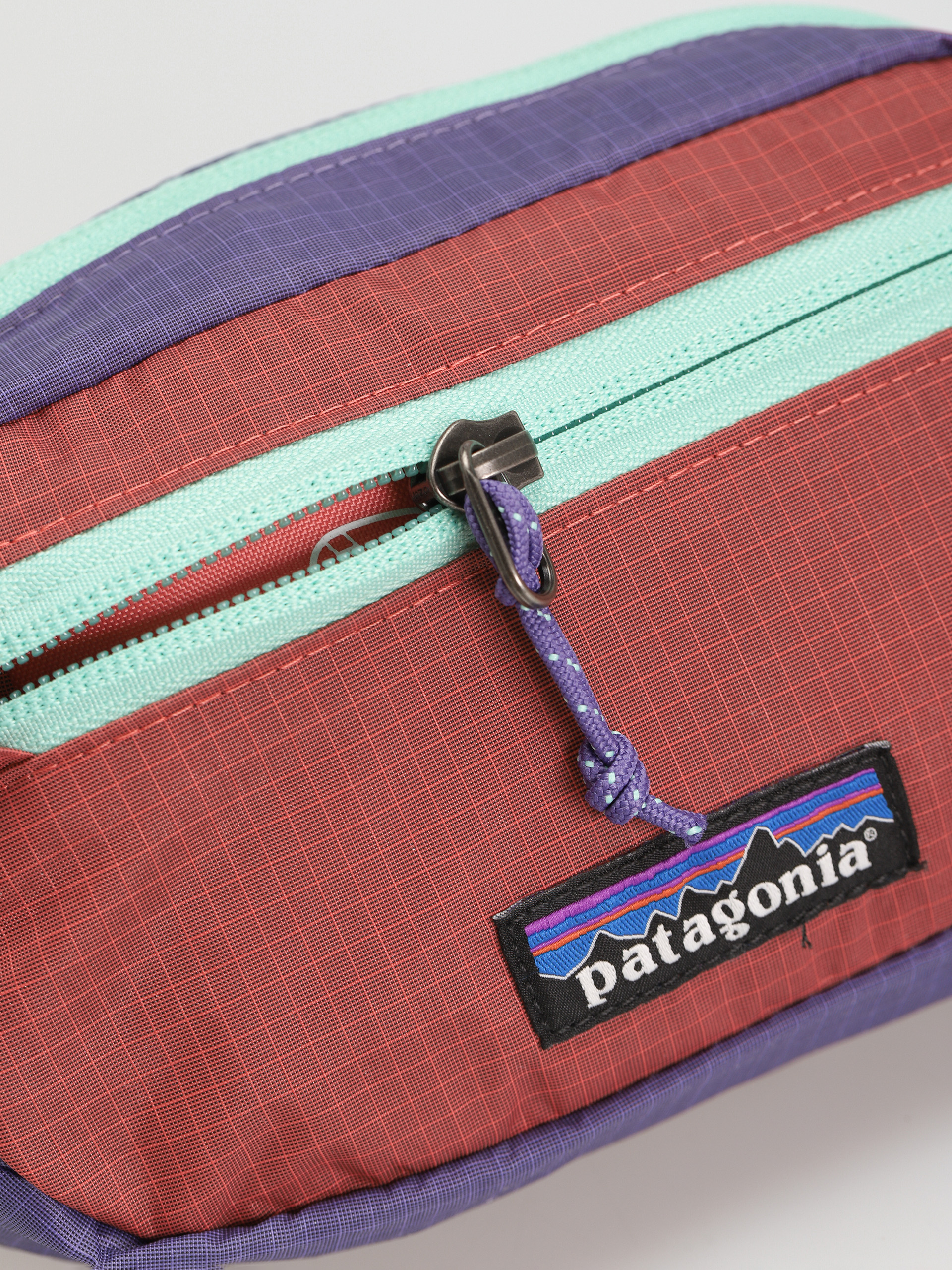 Ledvinka Patagonia Ultralight Black Hole Mini Hip Pack (perennial purple)