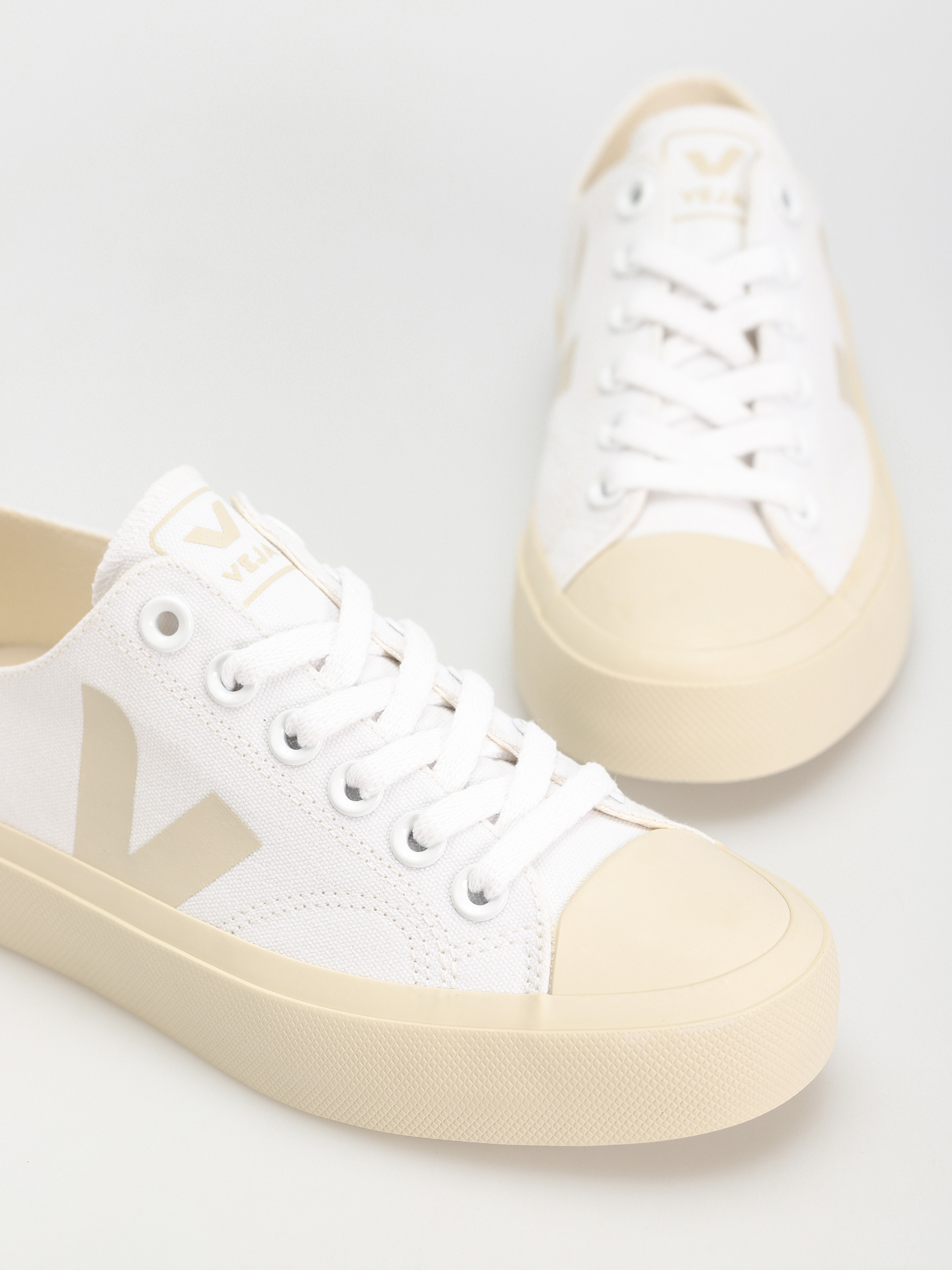 Boty Veja Wata II Low Wmn (white pierre)