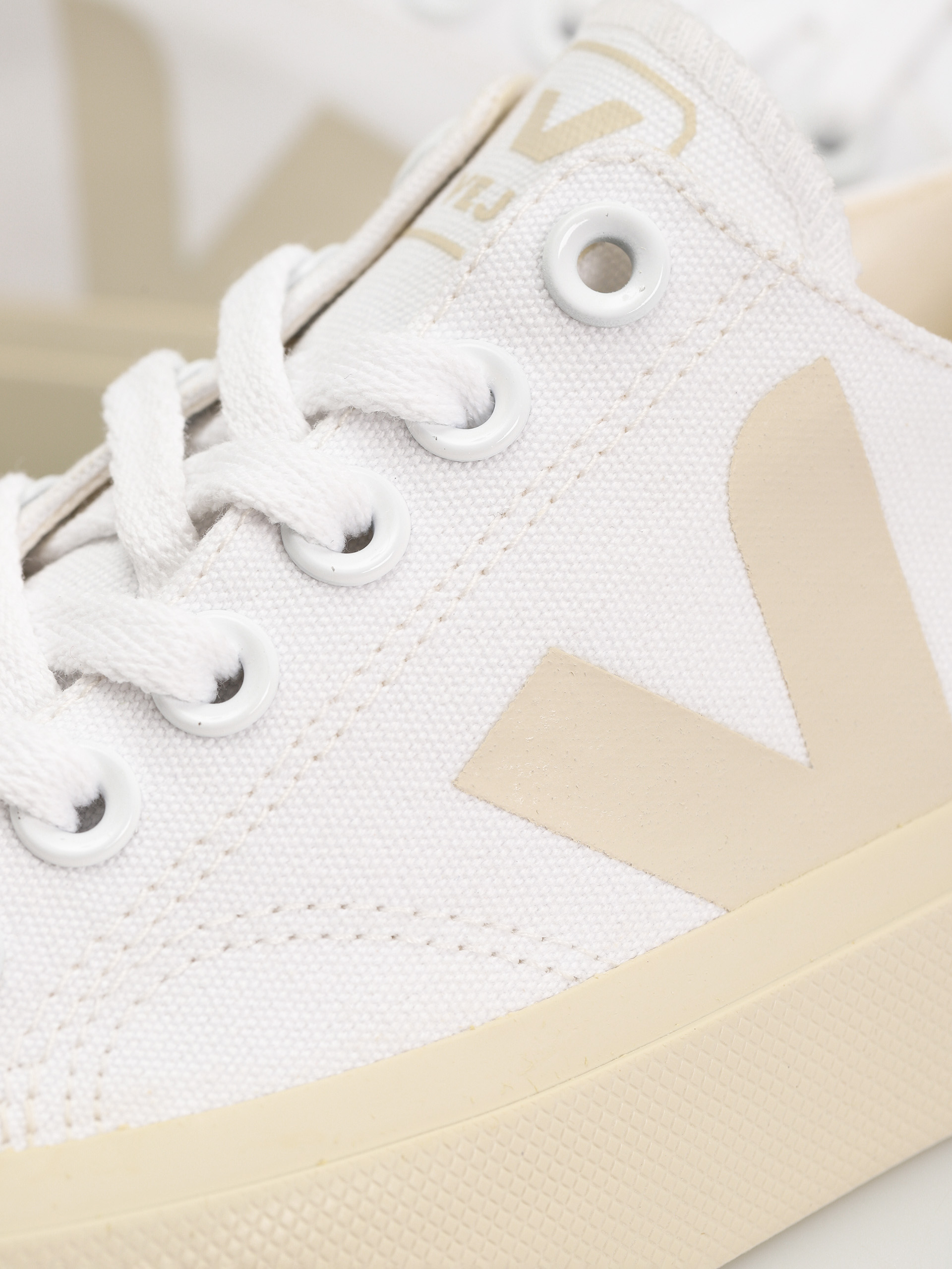Boty Veja Wata II Low Wmn (white pierre)