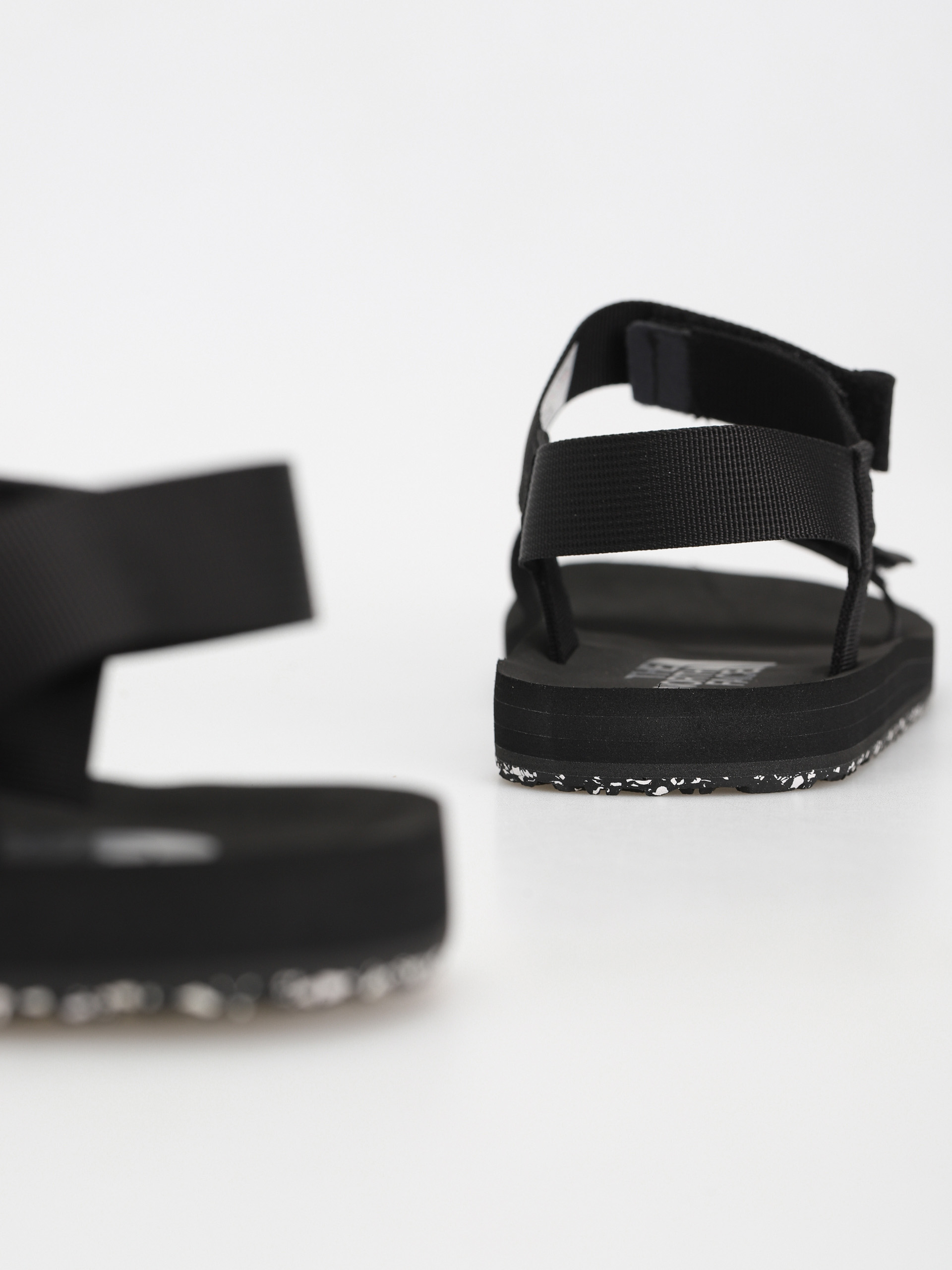 Sandaly The North Face Skeena (tnf black/tnf black)