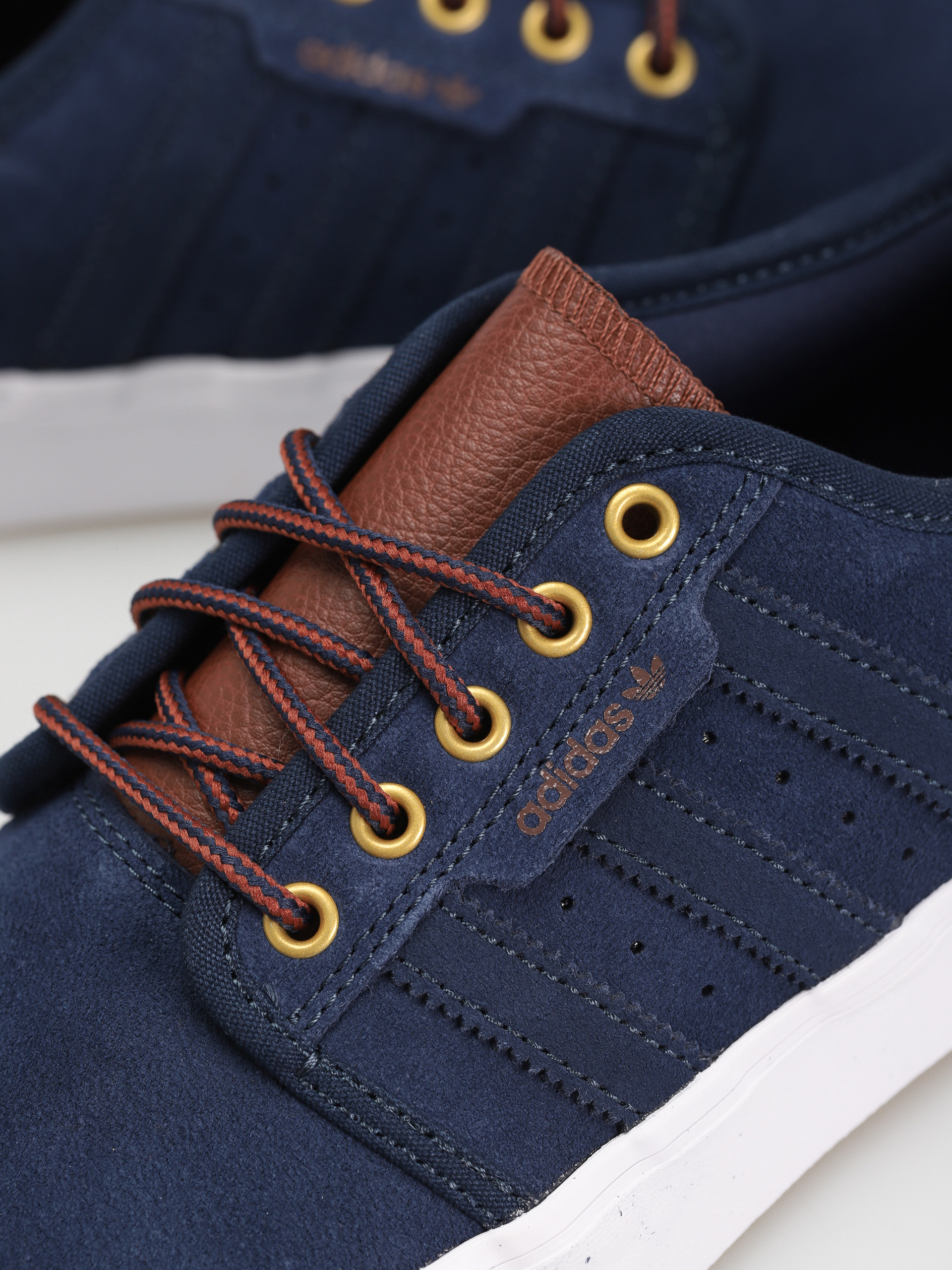 Boty adidas Seeley XT (supcol/supcol/supcol)